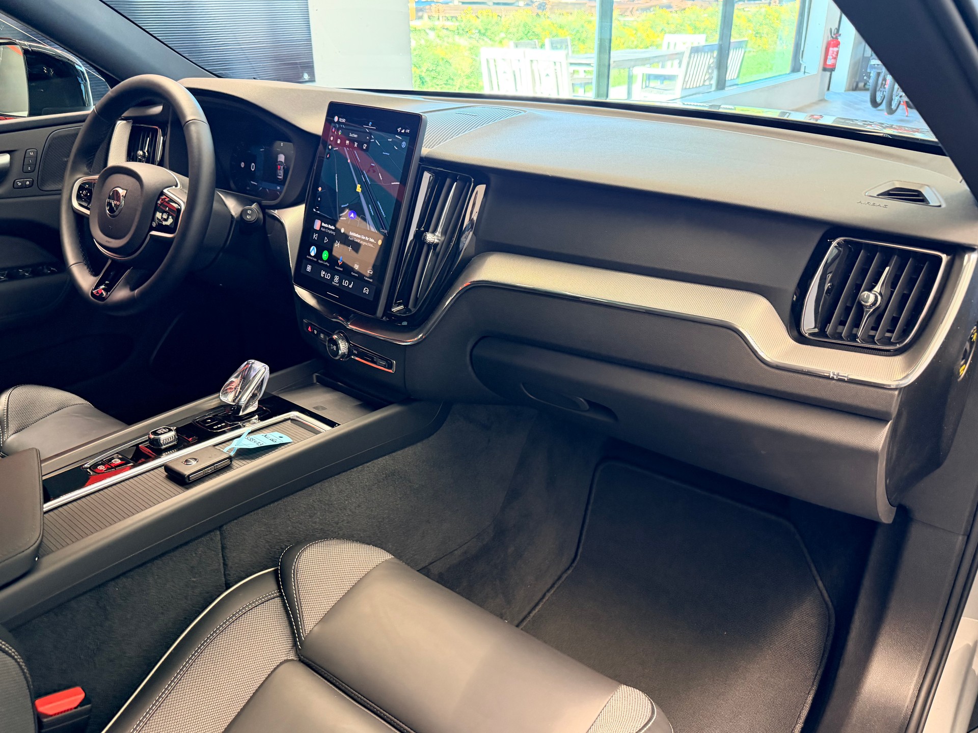 VOLVO XC60 B5 Benzin Mild Hybrid AWD Black Edition Geartronic-image-19