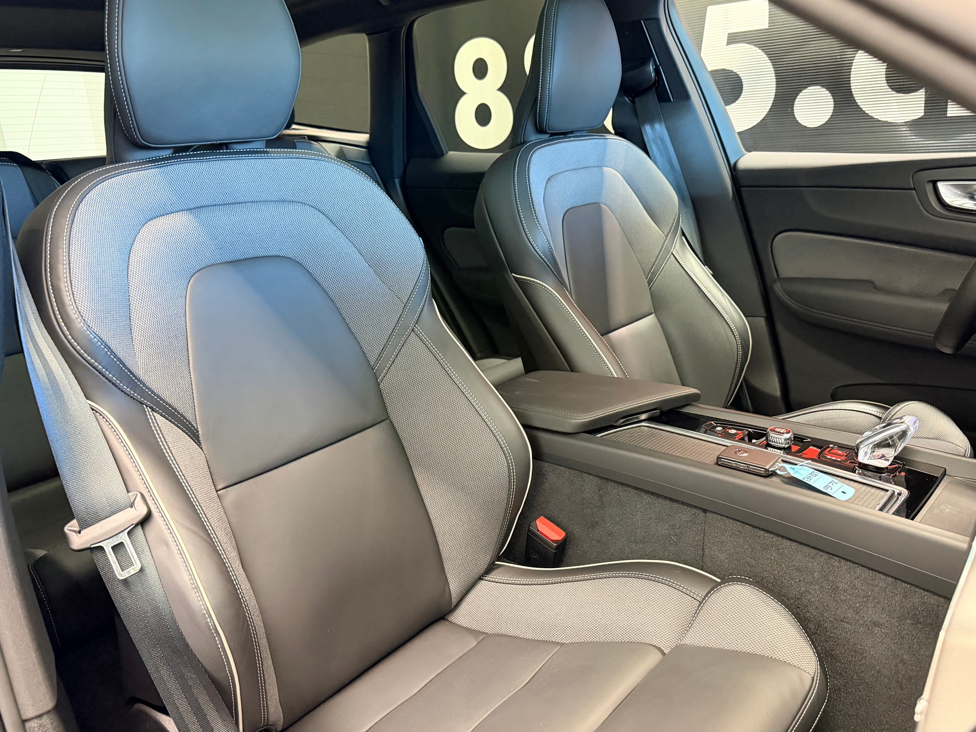 VOLVO XC60 B5 Benzin Mild Hybrid AWD Black Edition Geartronic-image-22