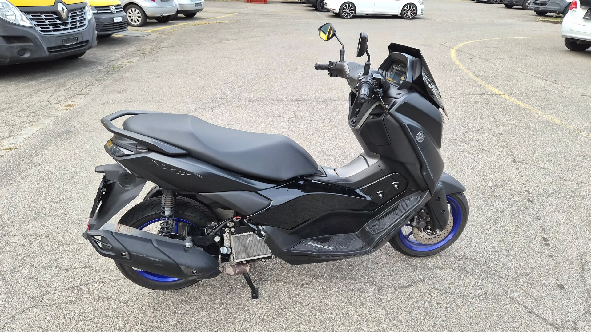 YAMAHA N-MAX GPD 125-image-8