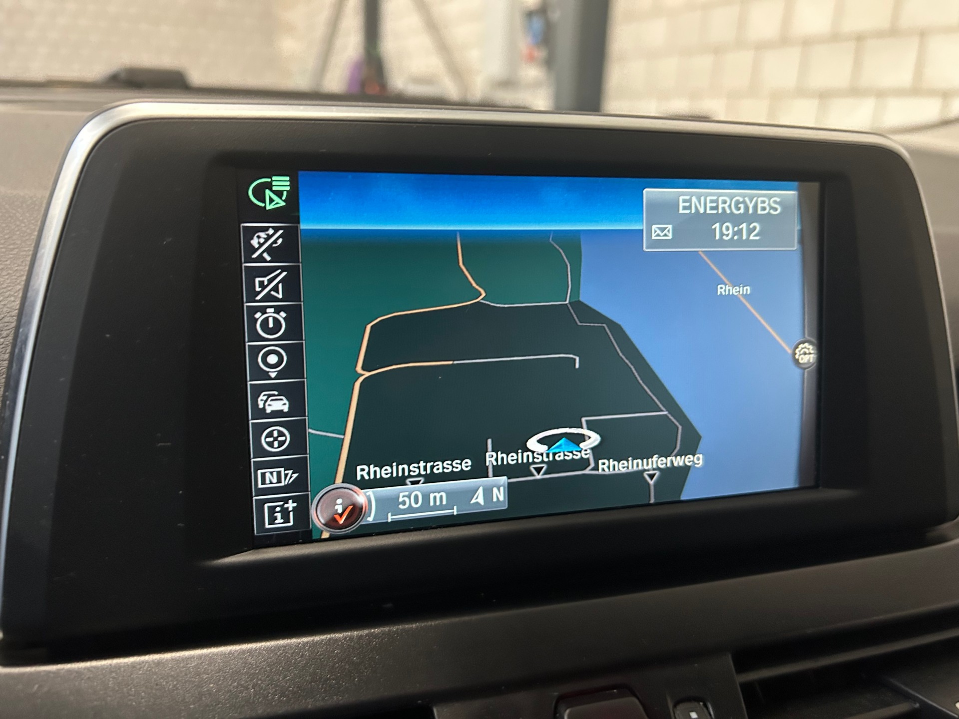 BMW 220i Active Tourer Steptronic-image-11