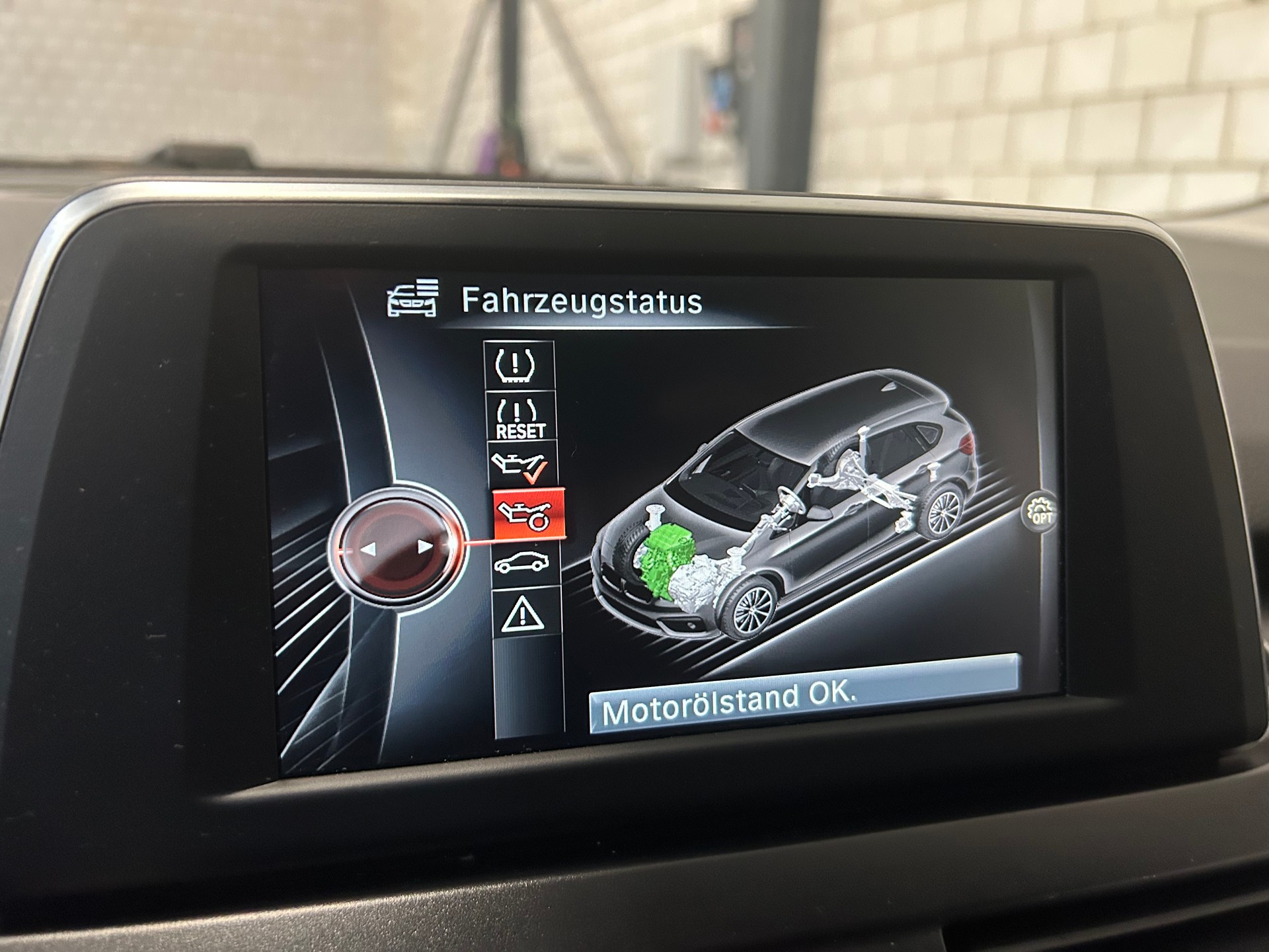 BMW 220i Active Tourer Steptronic-image-10