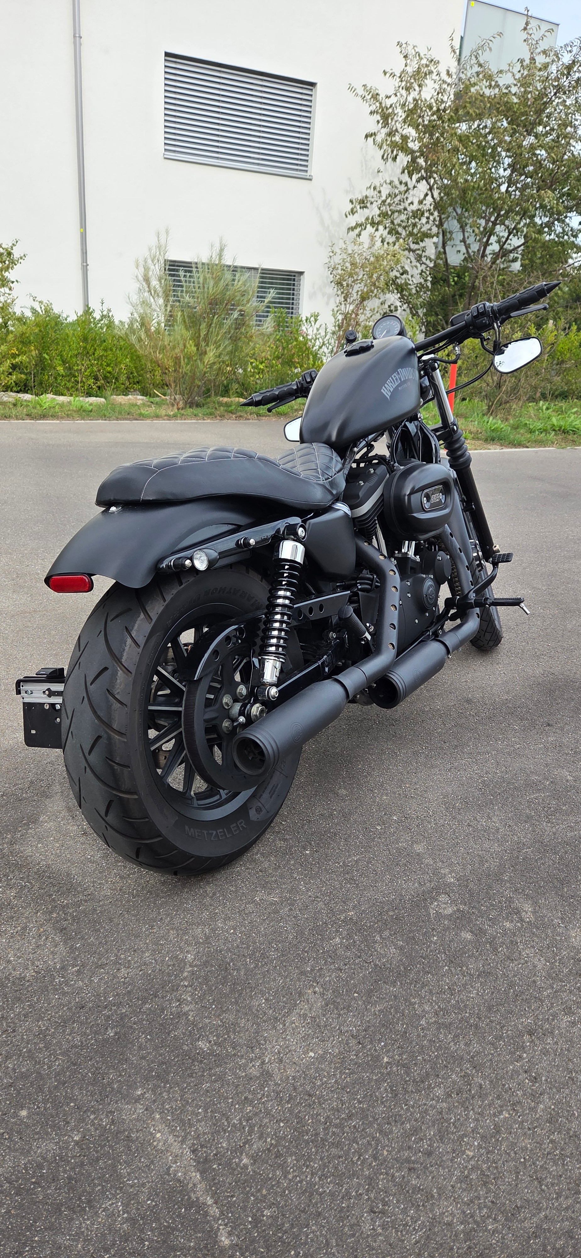 HARLEY-DAVIDSON XL 883 N Sportster Iron-image-3
