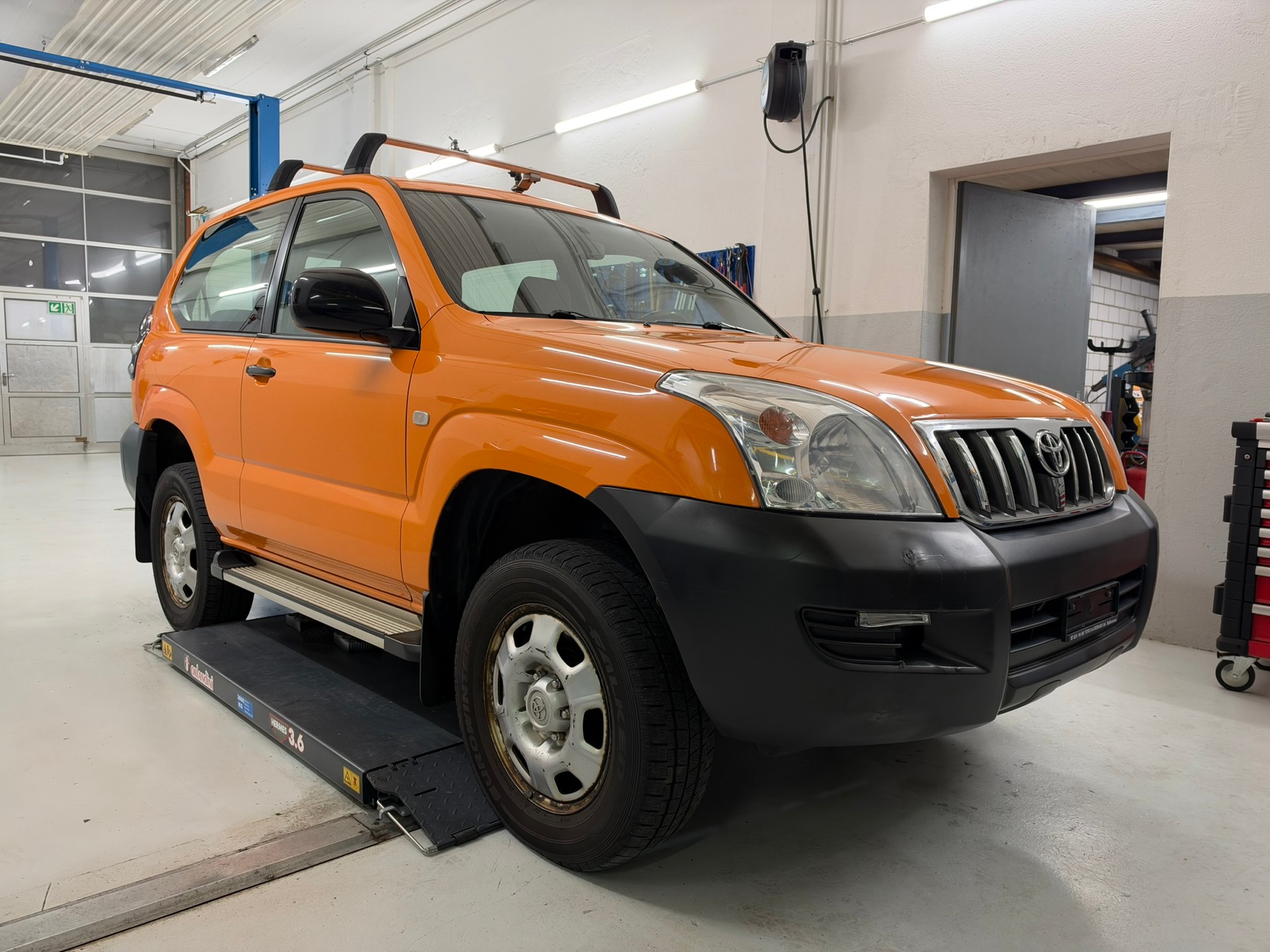 TOYOTA Land Cruiser 3.0 TD Linea Terra-showroom-element-2