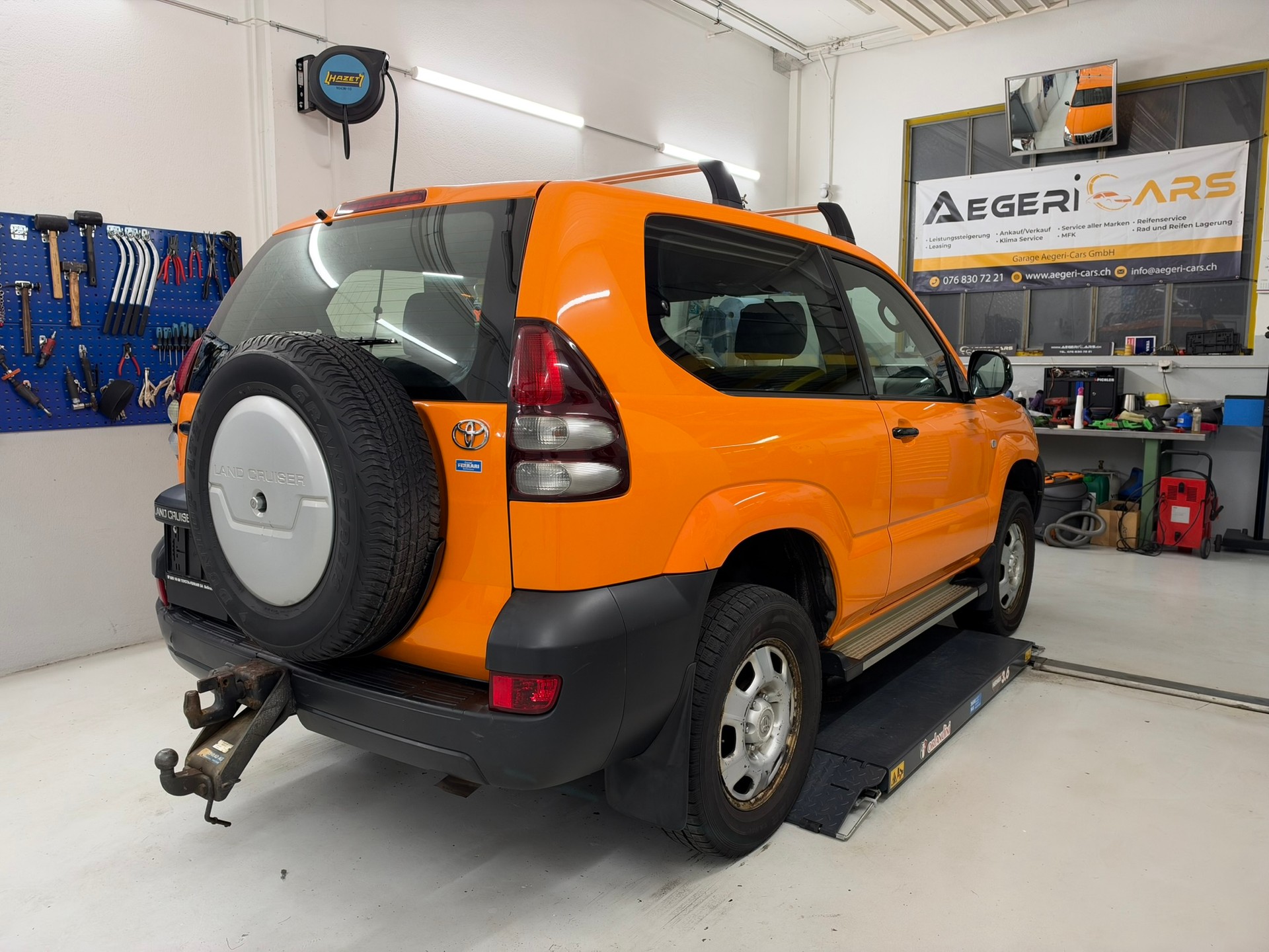 TOYOTA Land Cruiser 3.0 TD Linea Terra-showroom-element-3