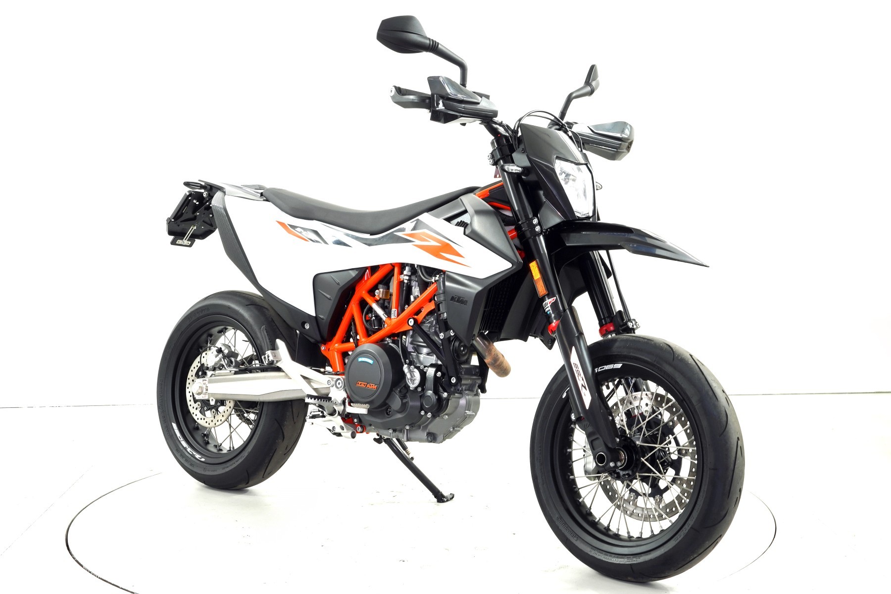 KTM 690 SMC R ABS-image-1
