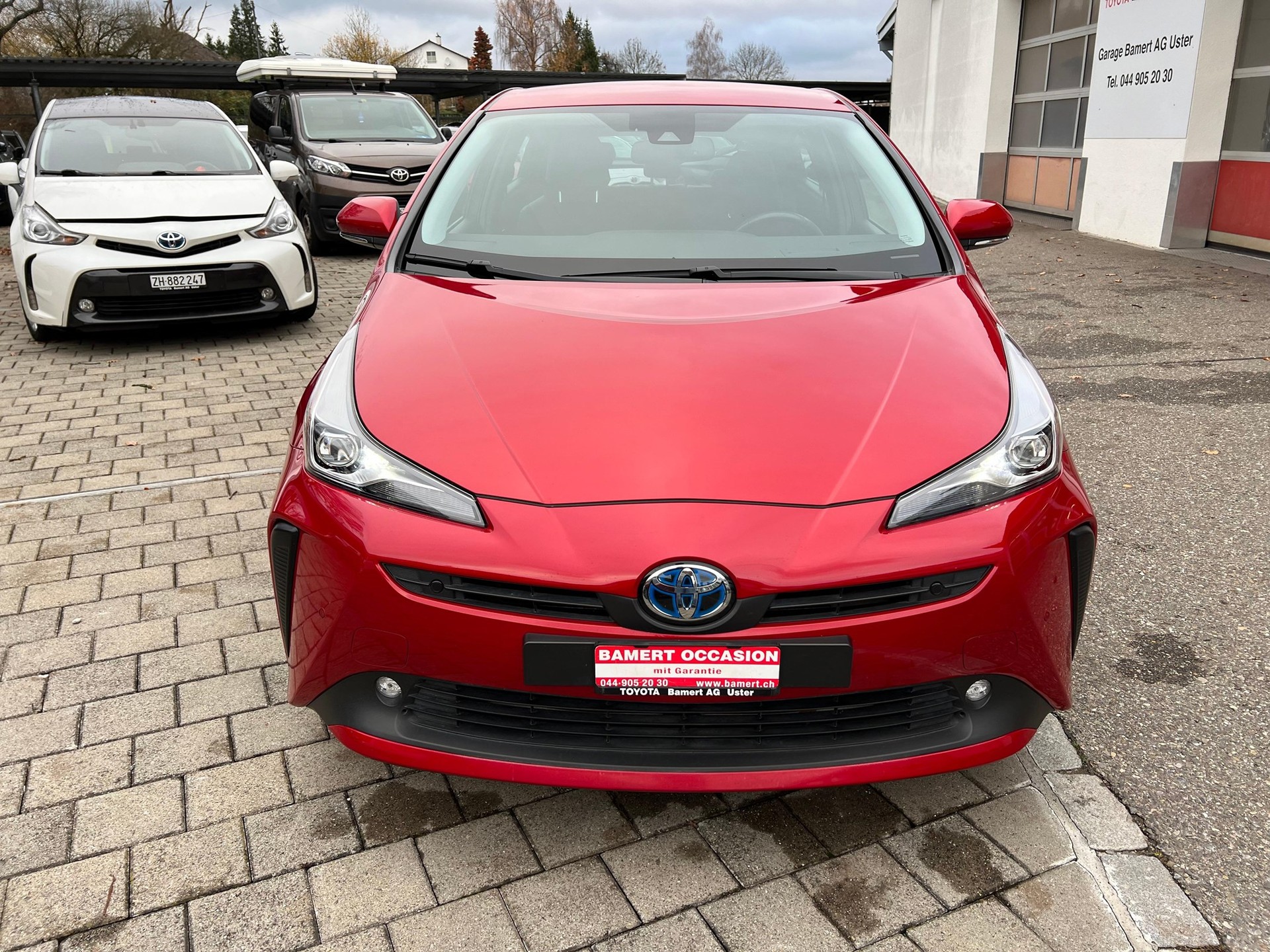 TOYOTA Prius 1.8 VVTi HSD Premium AWD-i-showroom-element-1