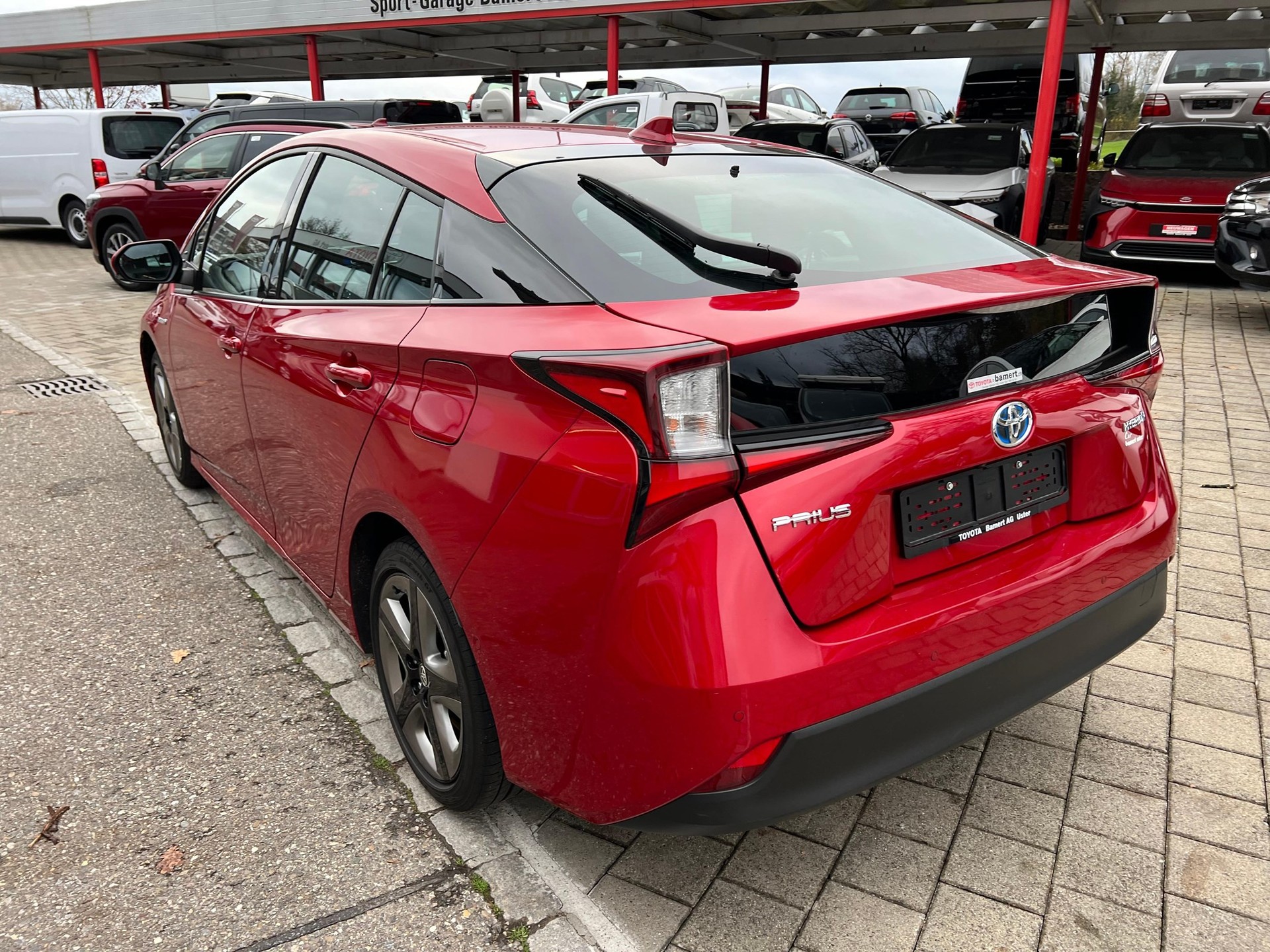TOYOTA Prius 1.8 VVTi HSD Premium AWD-i-image-16