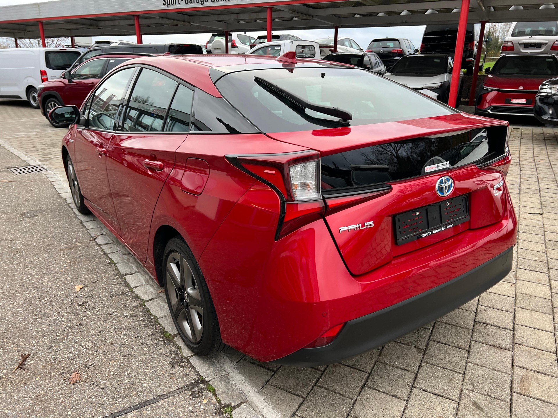 TOYOTA Prius 1.8 VVTi HSD Premium AWD-i-showroom-element-3