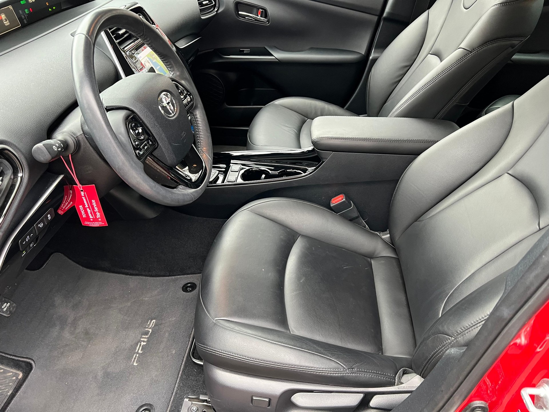 TOYOTA Prius 1.8 VVTi HSD Premium AWD-i-image-8