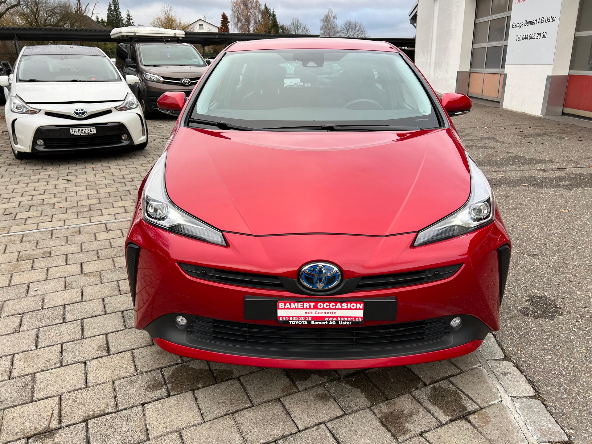 TOYOTA Prius 1.8 VVTi HSD Premium AWD-i-showroom-element-1