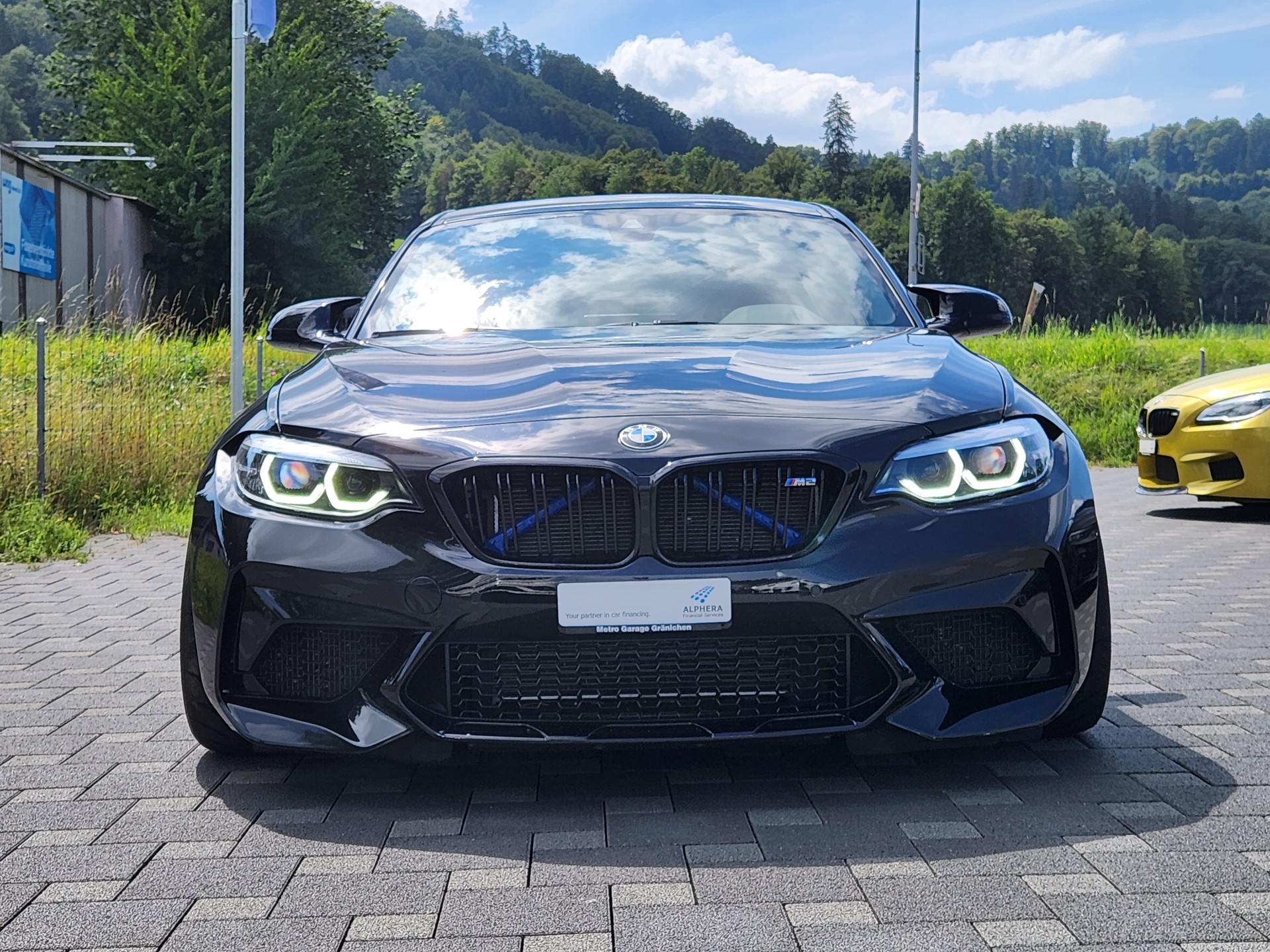 BMW M2 Competition Drivelogic-showroom-element-1