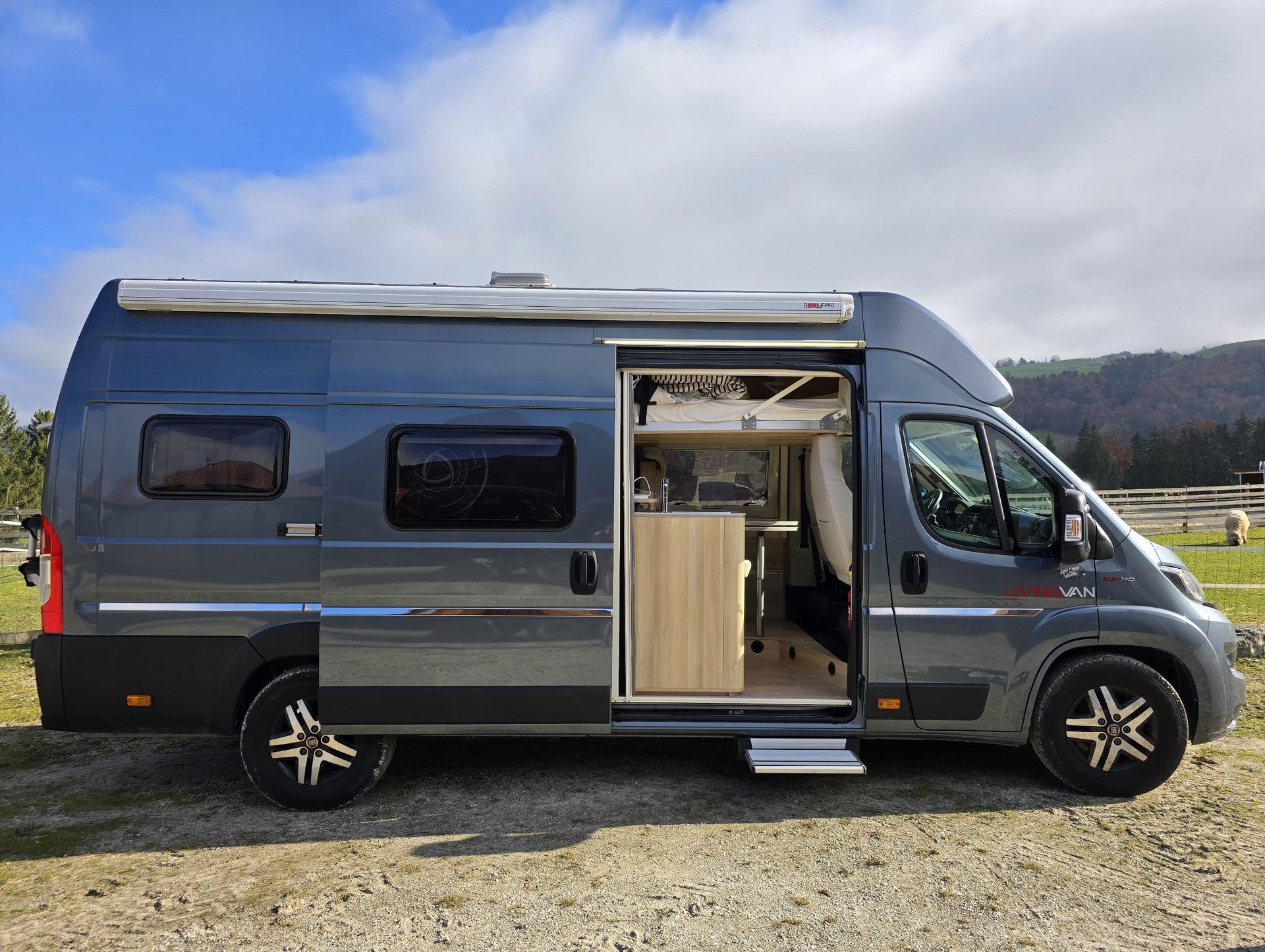 FIAT Magellan (salon à l'arrière)