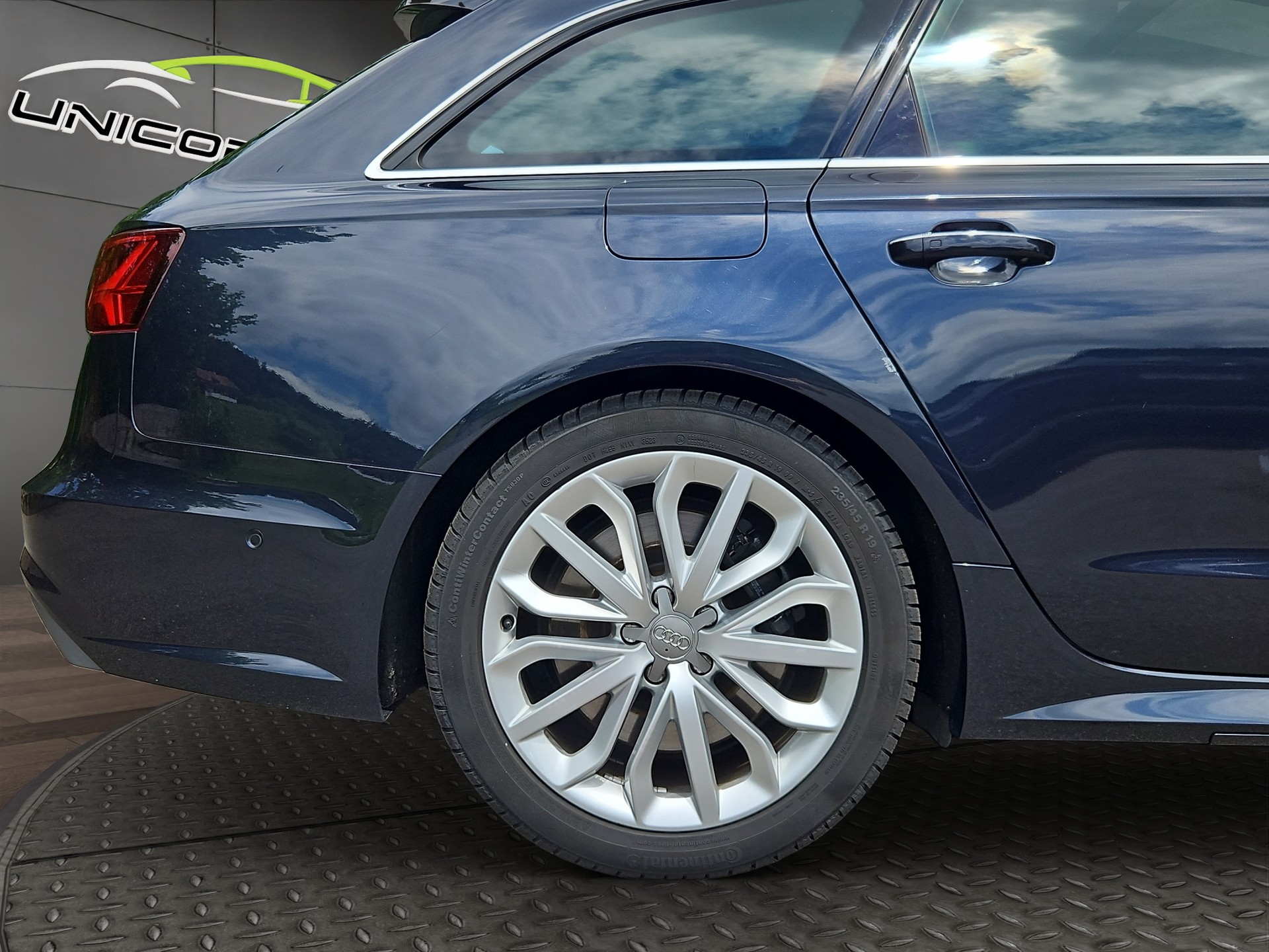 AUDI S6 Avant 4.0 TFSI V8 quattro S-tronic-image-11