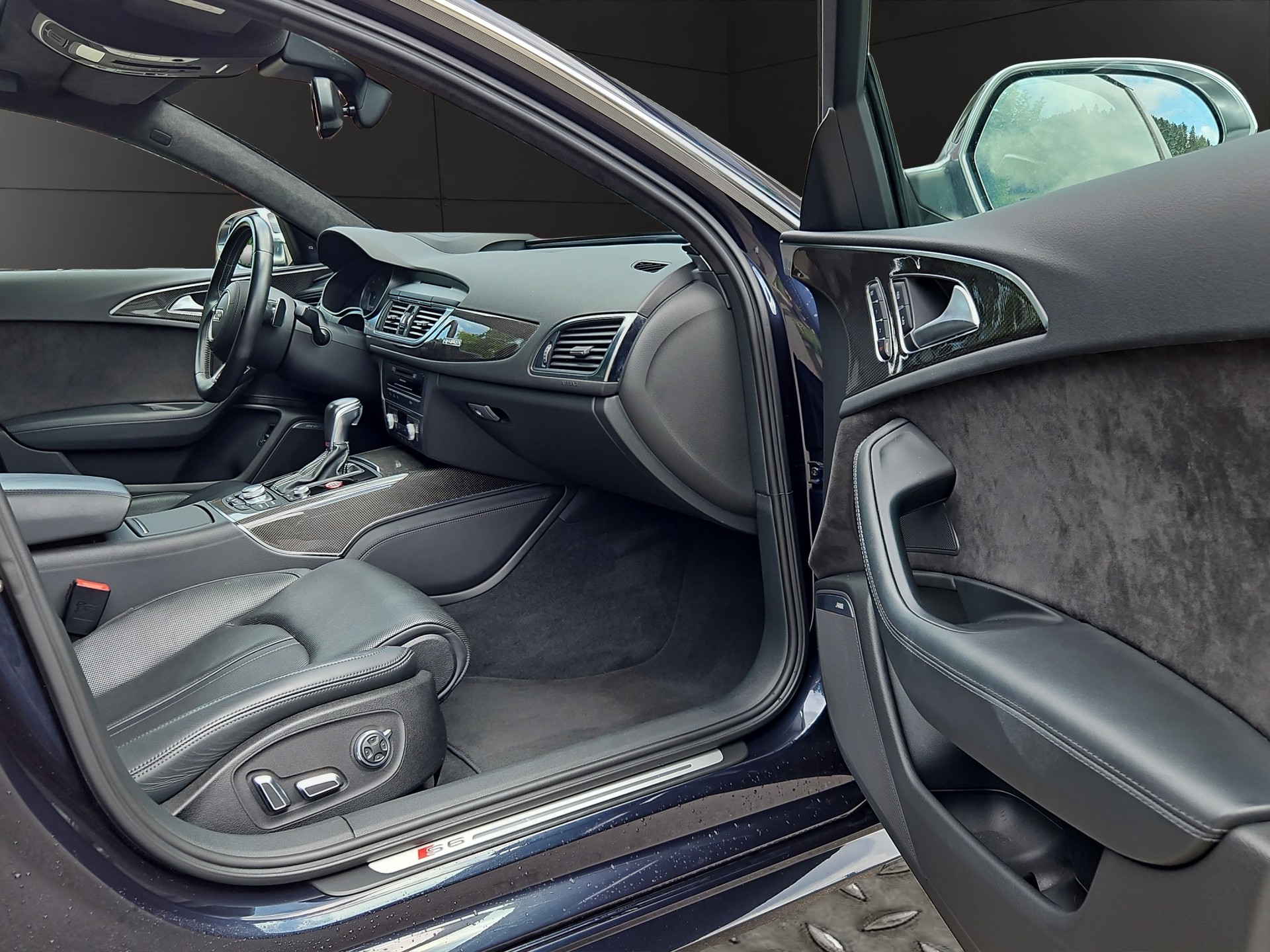 AUDI S6 Avant 4.0 TFSI V8 quattro S-tronic-image-23