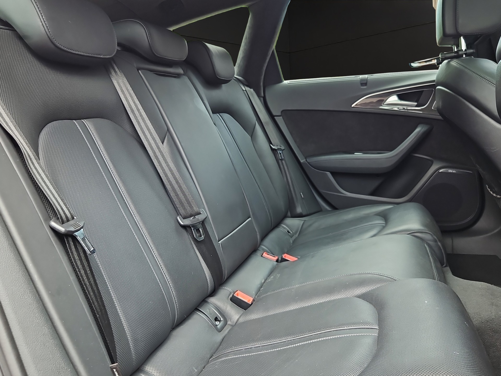 AUDI S6 Avant 4.0 TFSI V8 quattro S-tronic-image-24