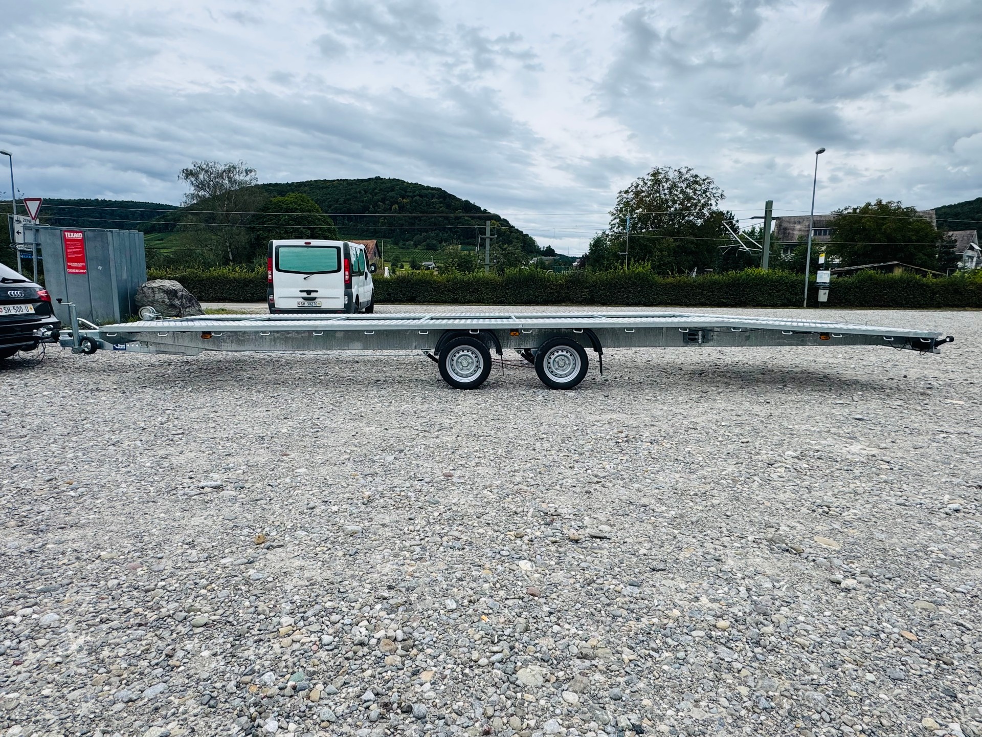 BLYSS F350 Indijana Napolis Autotransporter Für 2 Autos Tieflader-image-4