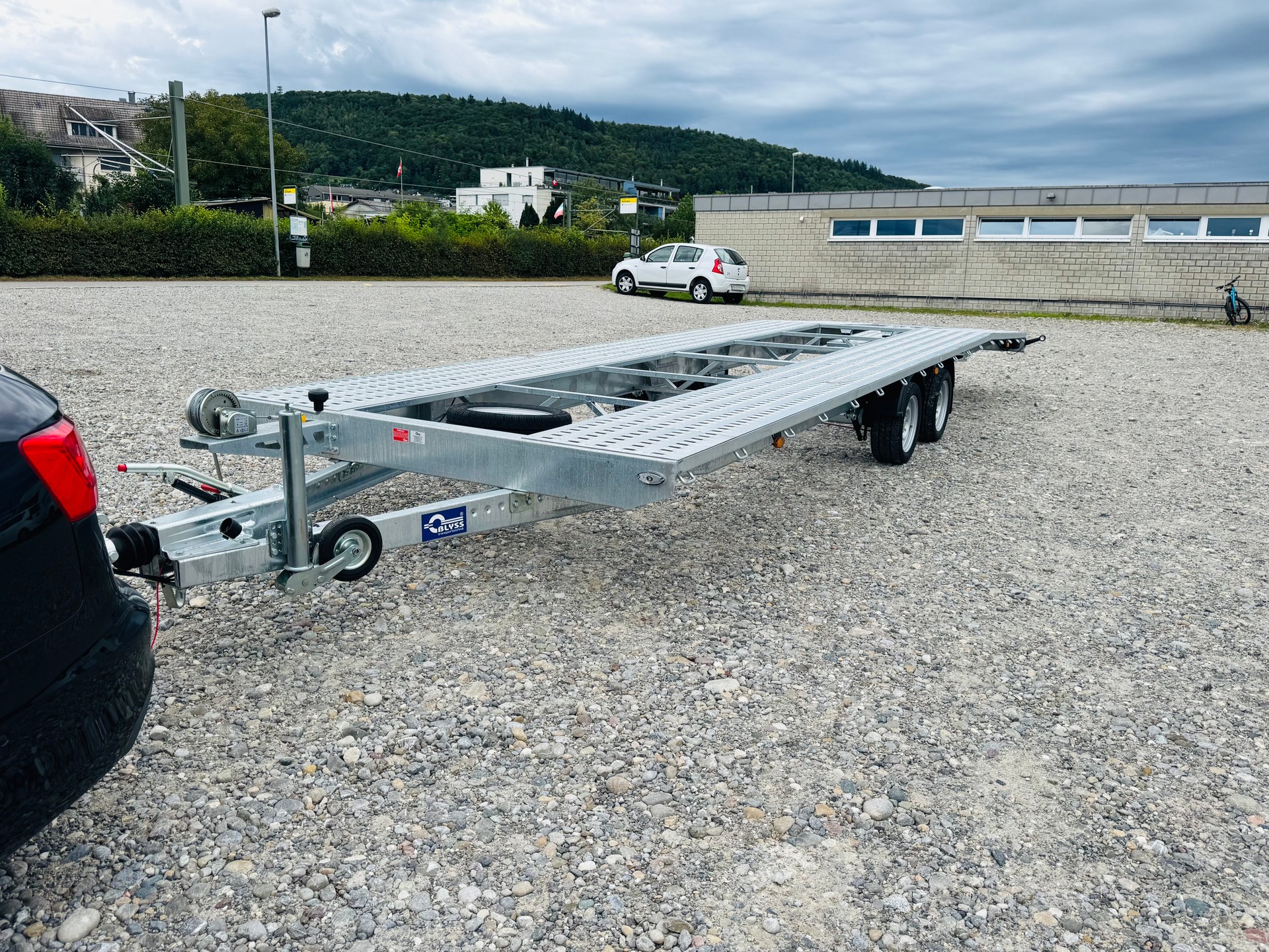BLYSS F350 Indijana Napolis Autotransporter Für 2 Autos Tieflader