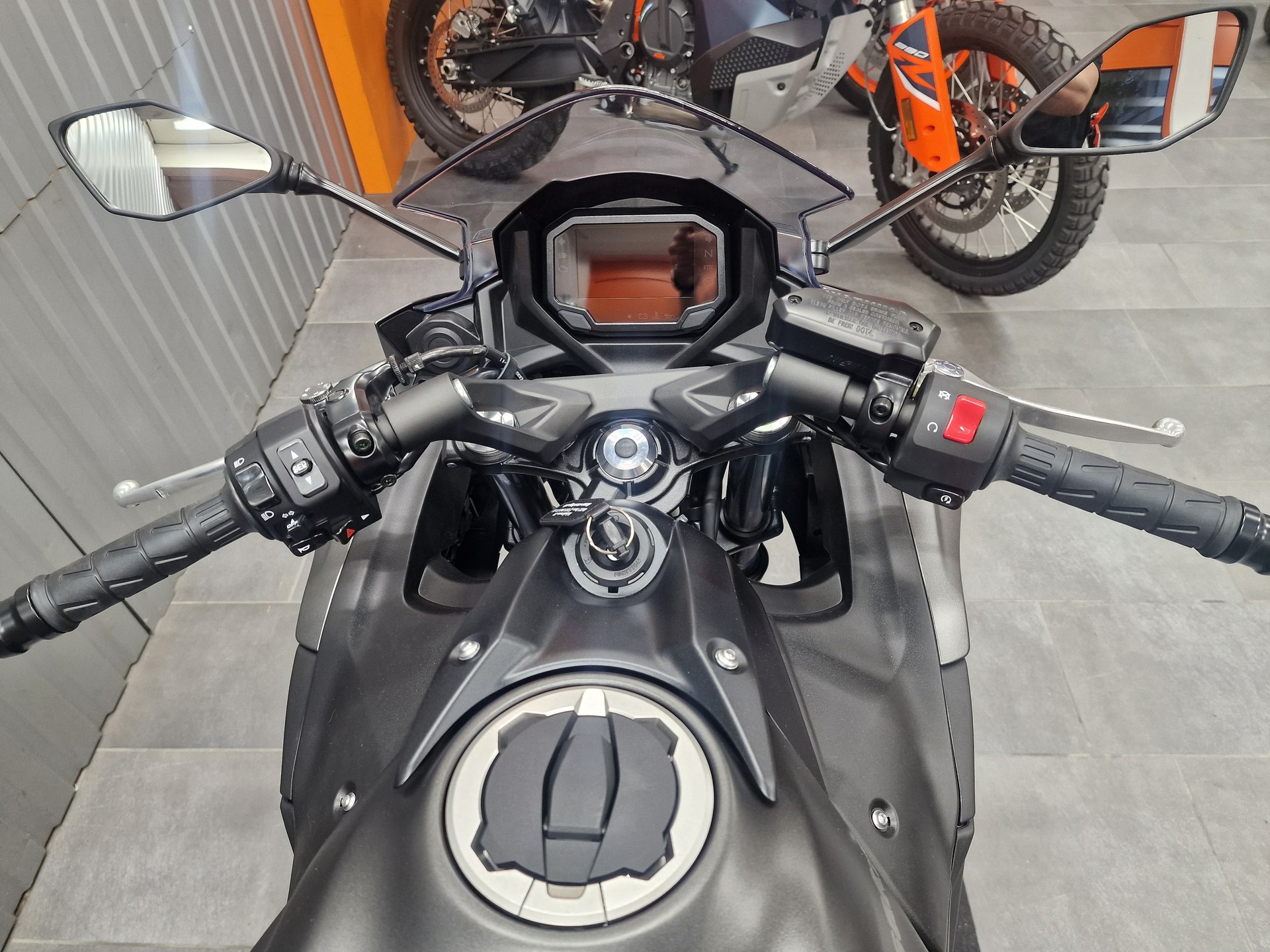 KAWASAKI Ninja 650-image-3