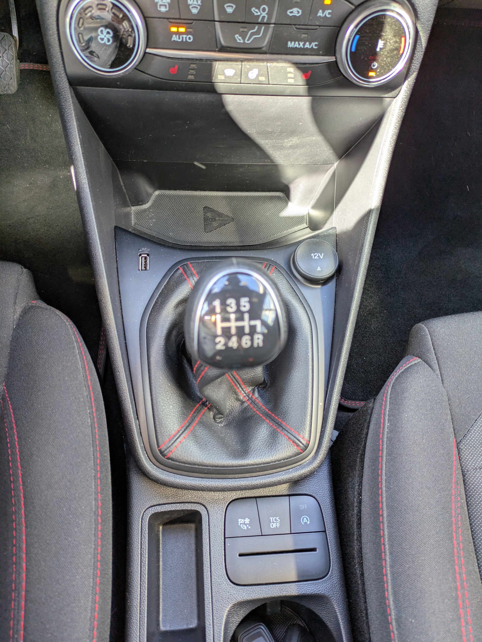 FORD Fiesta 1.0 EcoB 100 ST-Line-image-9
