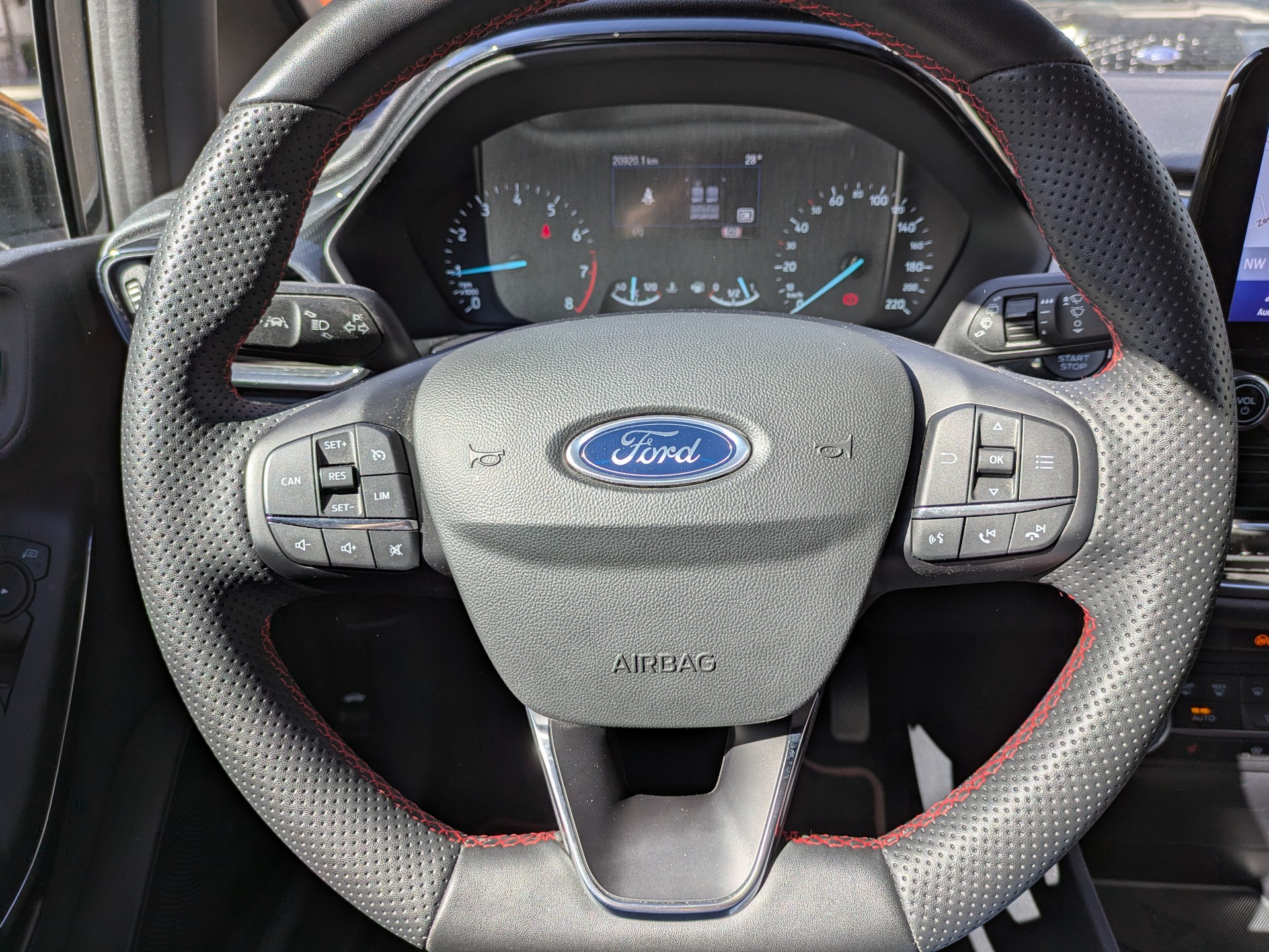 FORD Fiesta 1.0 EcoB 100 ST-Line-image-11