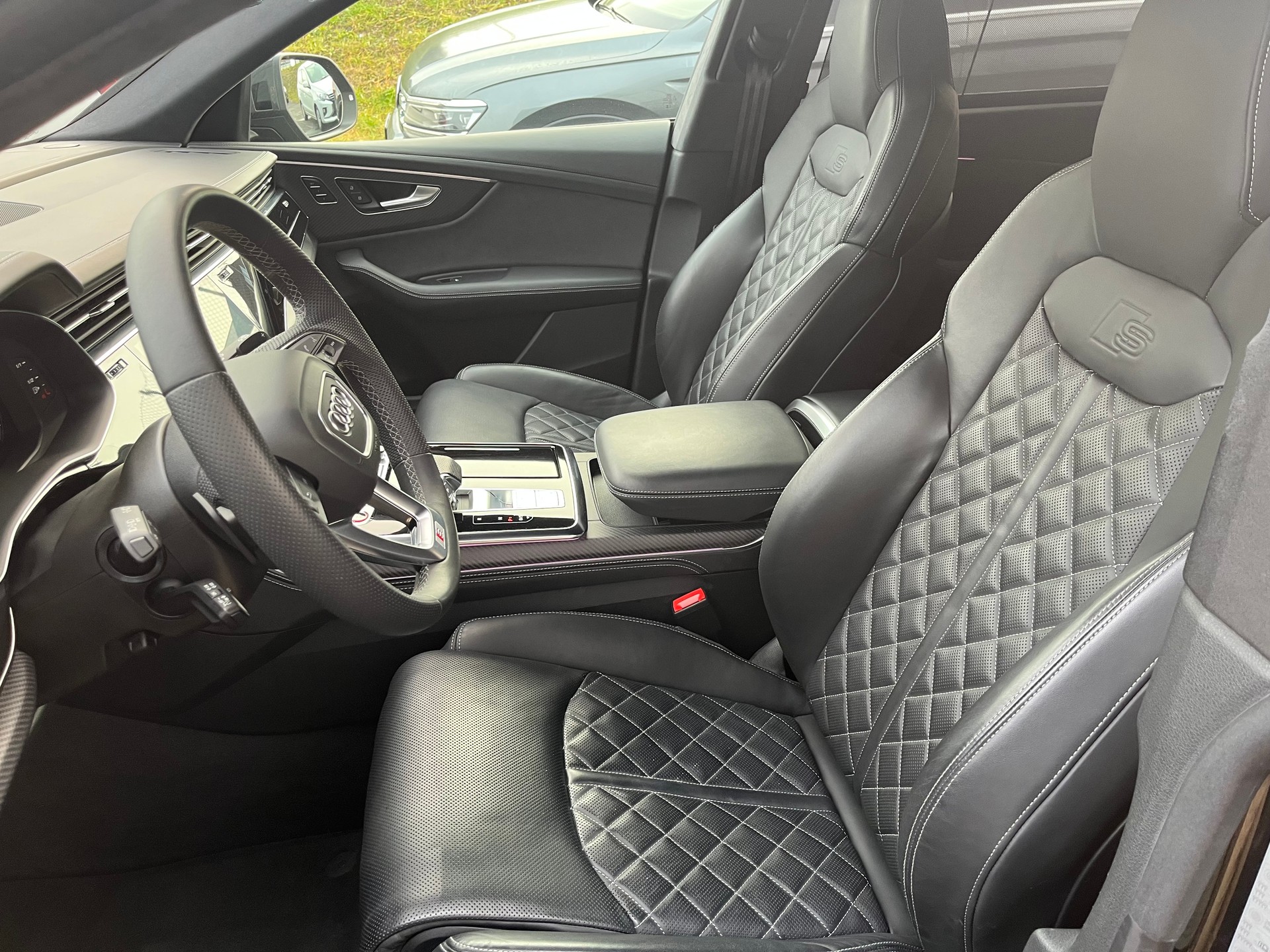 AUDI SQ8 SUV TFSI quattro tiptronic-image-4