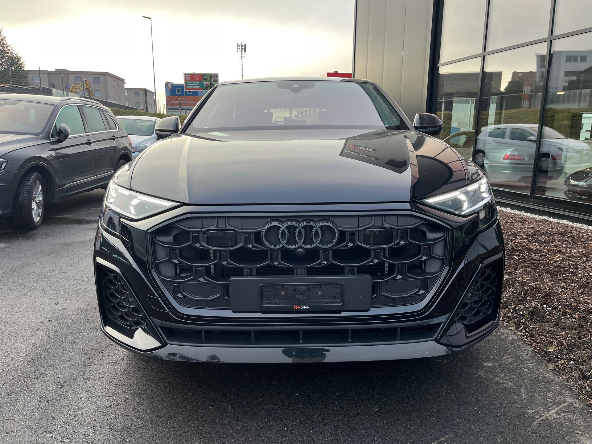 AUDI SQ8 SUV TFSI quattro tiptronic-image-2