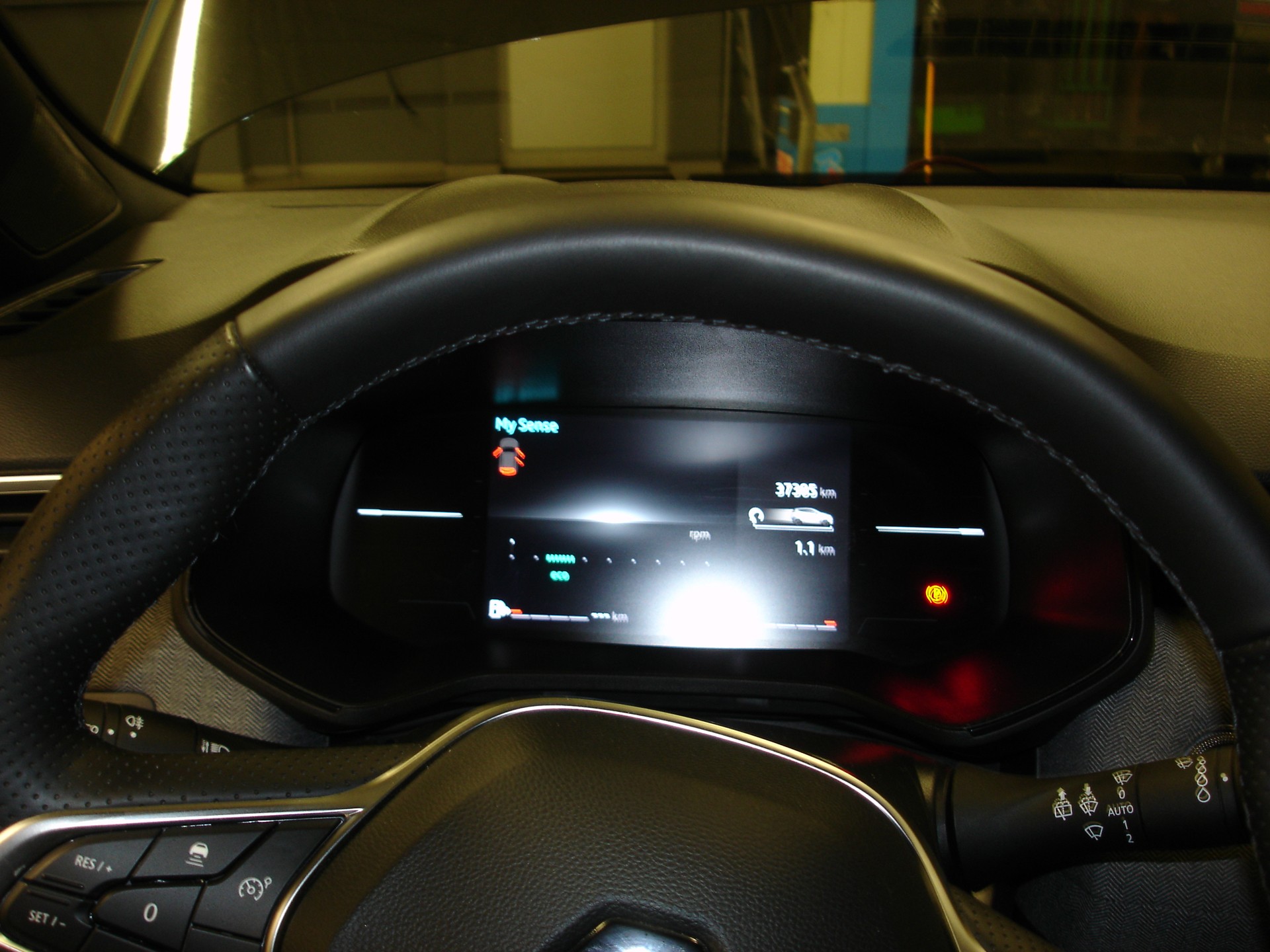 RENAULT Clio 1.0 Techno-image-13