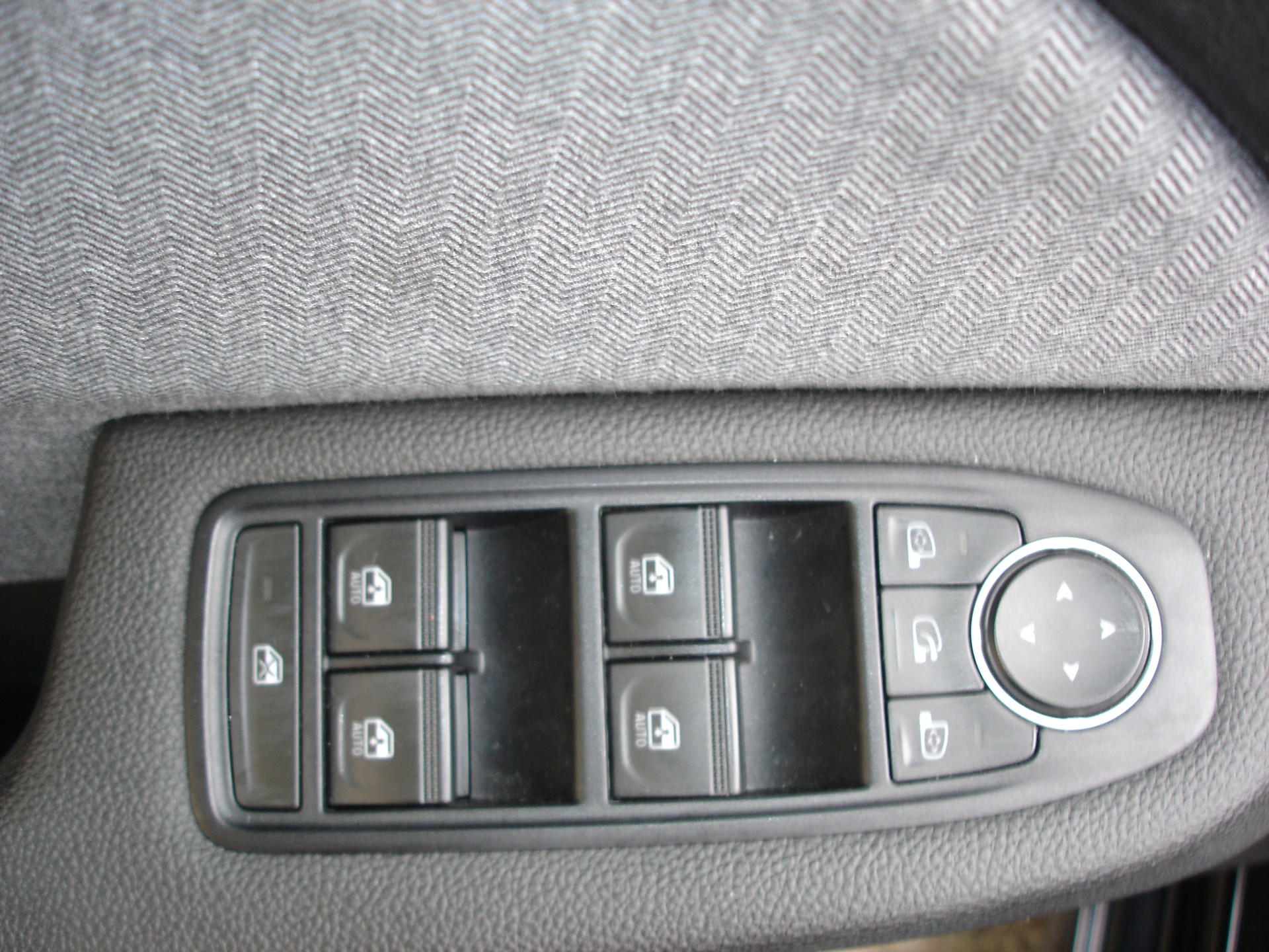 RENAULT Clio 1.0 Techno-image-10