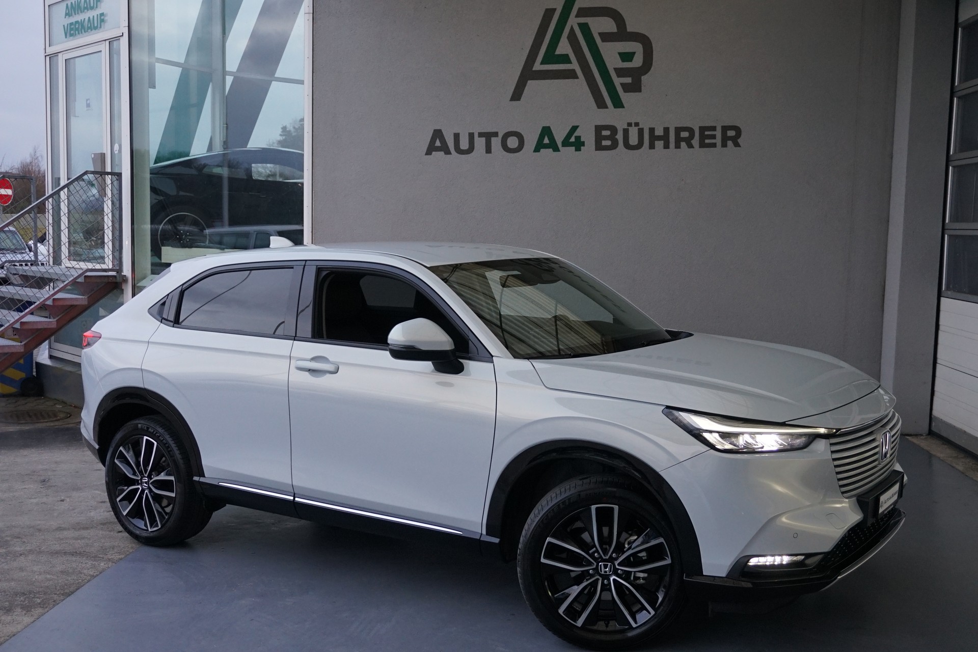 HONDA HR-V 1.5i-MMD Advance "Leder" Voll-Hybrid "aus erster Hand"-showroom-element-1