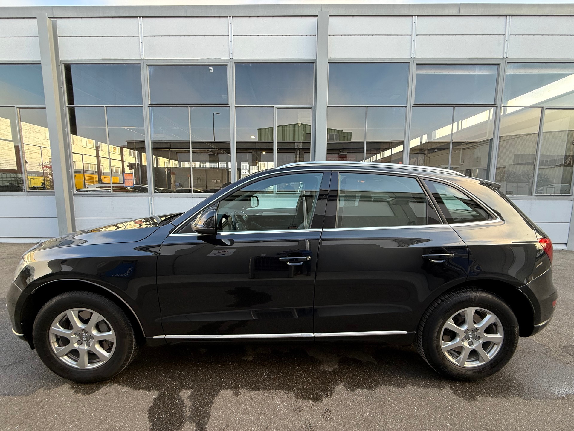 AUDI Q5 3.0 TFSI quattro tiptronic *CH Fahrzeug *Frisch ab MFK *Automat *Tempomat *Panorama *Komfort Schlüssel *8 Fach bereift-image-7