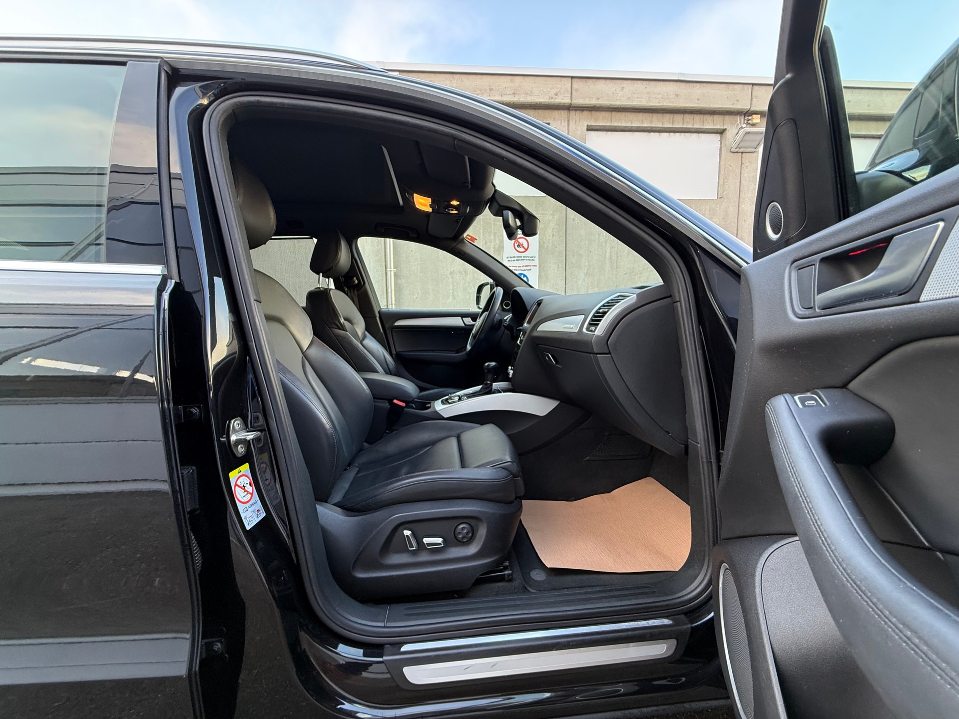 AUDI Q5 3.0 TFSI quattro tiptronic *CH Fahrzeug *Frisch ab MFK *Automat *Tempomat *Panorama *Komfort Schlüssel *8 Fach bereift-image-14