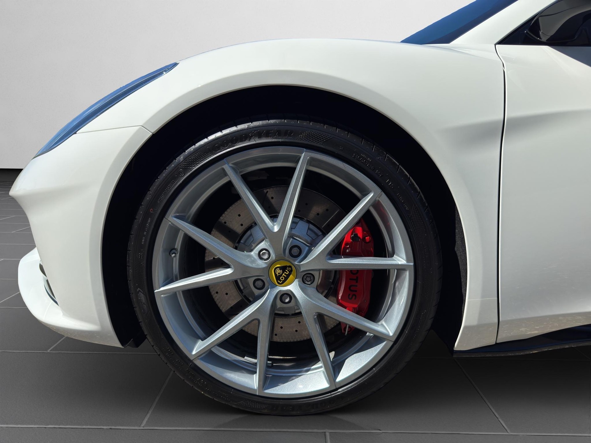 LOTUS Emira 2.0 I4 First Edition-image-21