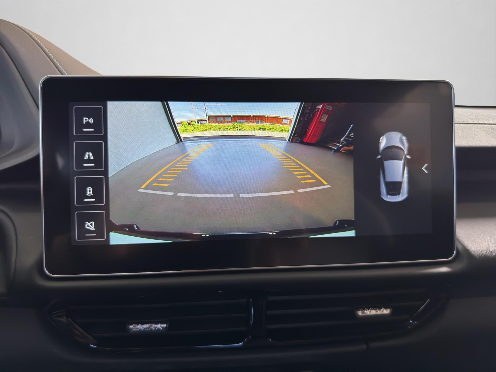 LOTUS Emira 2.0 I4 First Edition-image-7