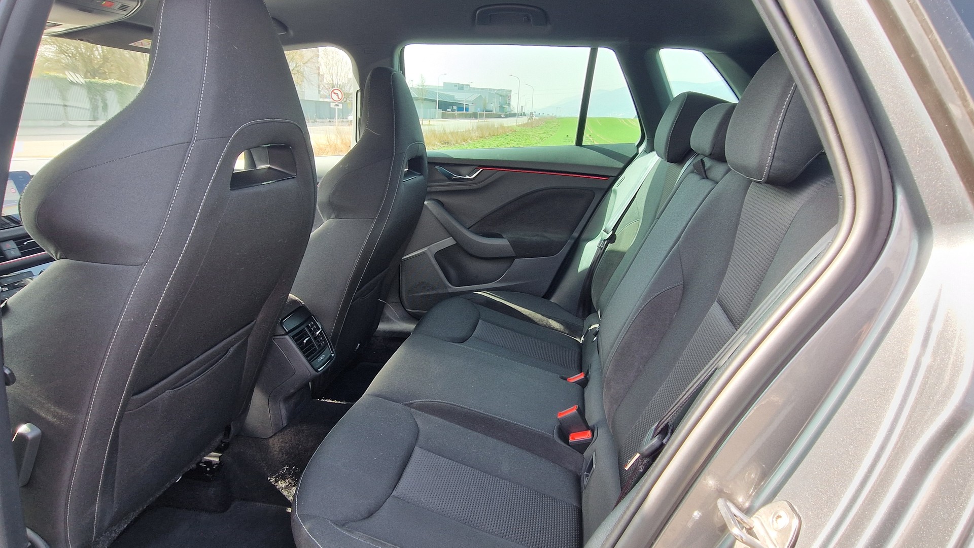 SKODA Kamiq 1.0 TSI Selection DSG-image-10