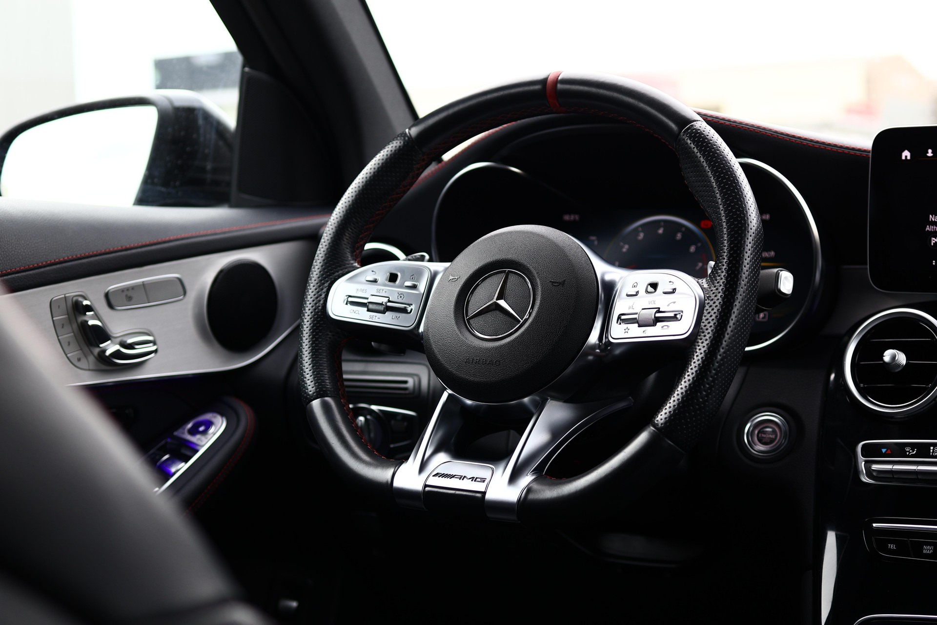 MERCEDES-BENZ GLC 43 AMG 4m-image-21