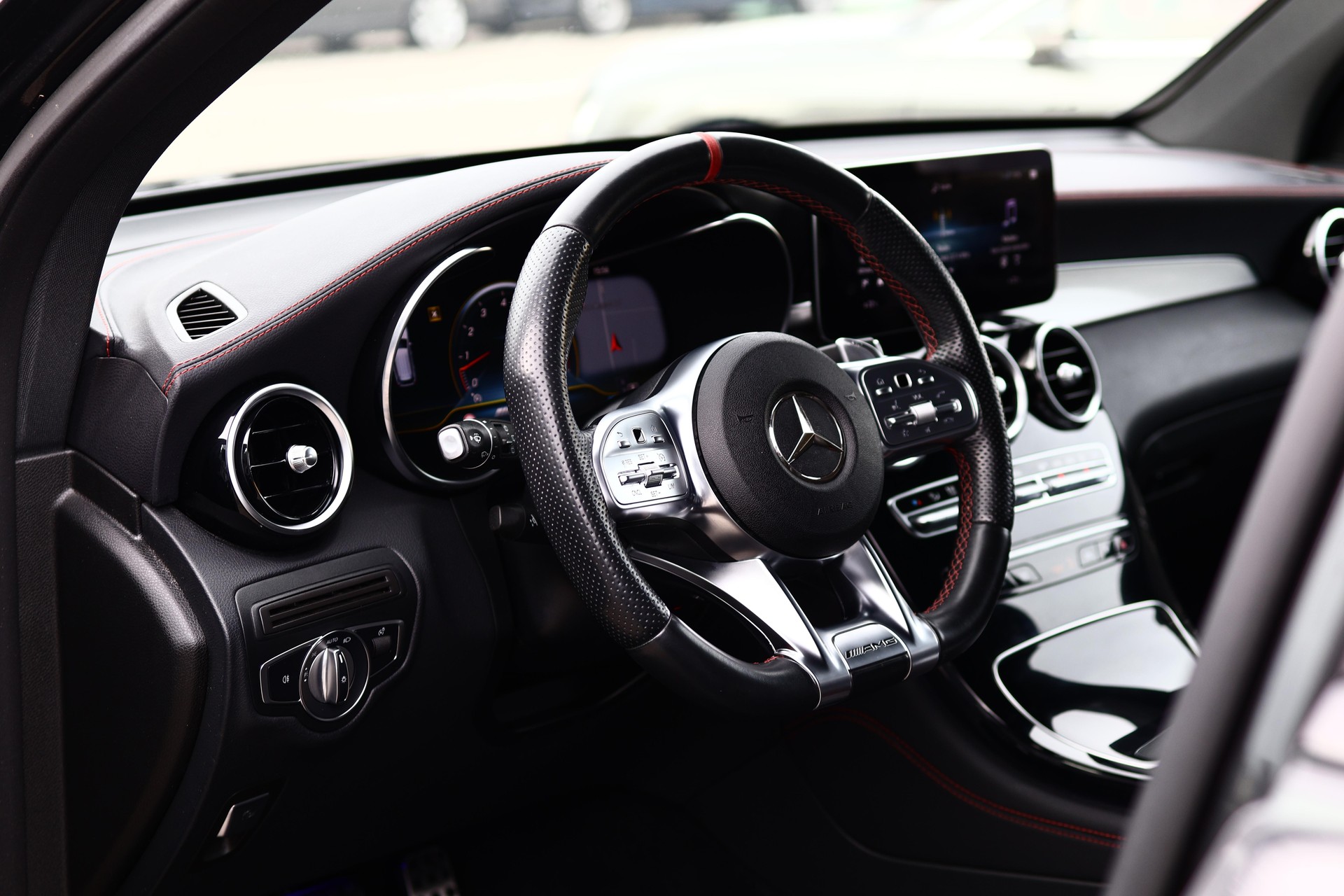 MERCEDES-BENZ GLC 43 AMG 4m-image-14