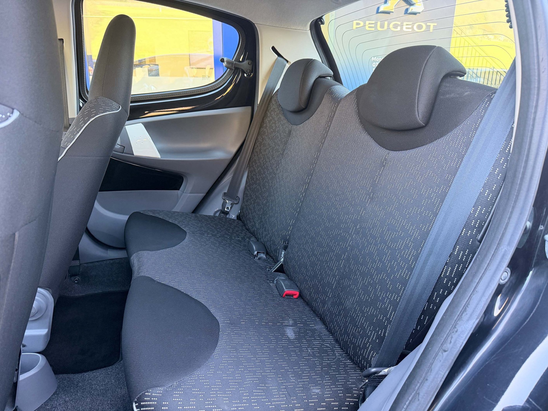 PEUGEOT 107 1.0 Trendy-image-6
