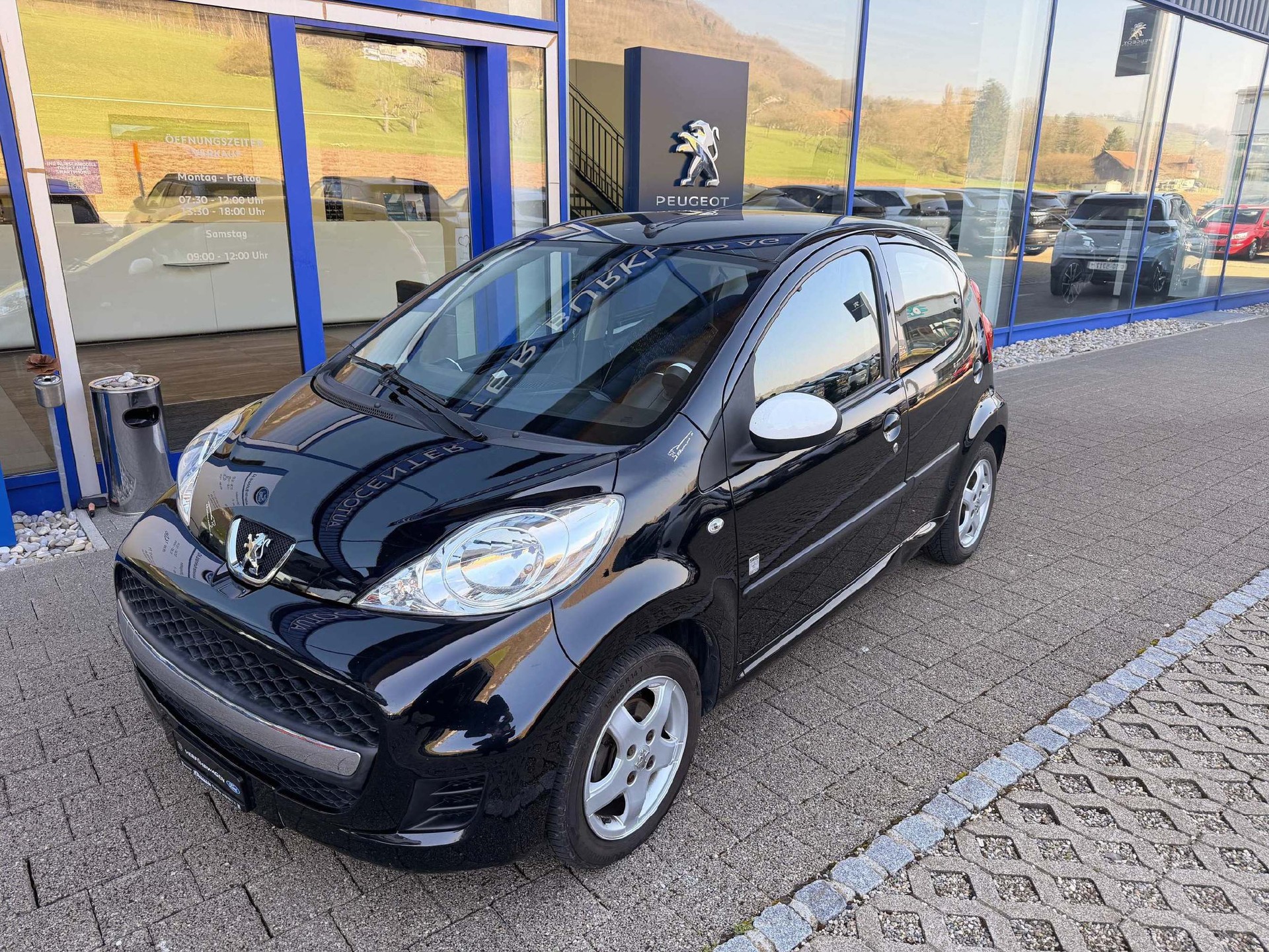 PEUGEOT 107 1.0 Trendy-showroom-element-1