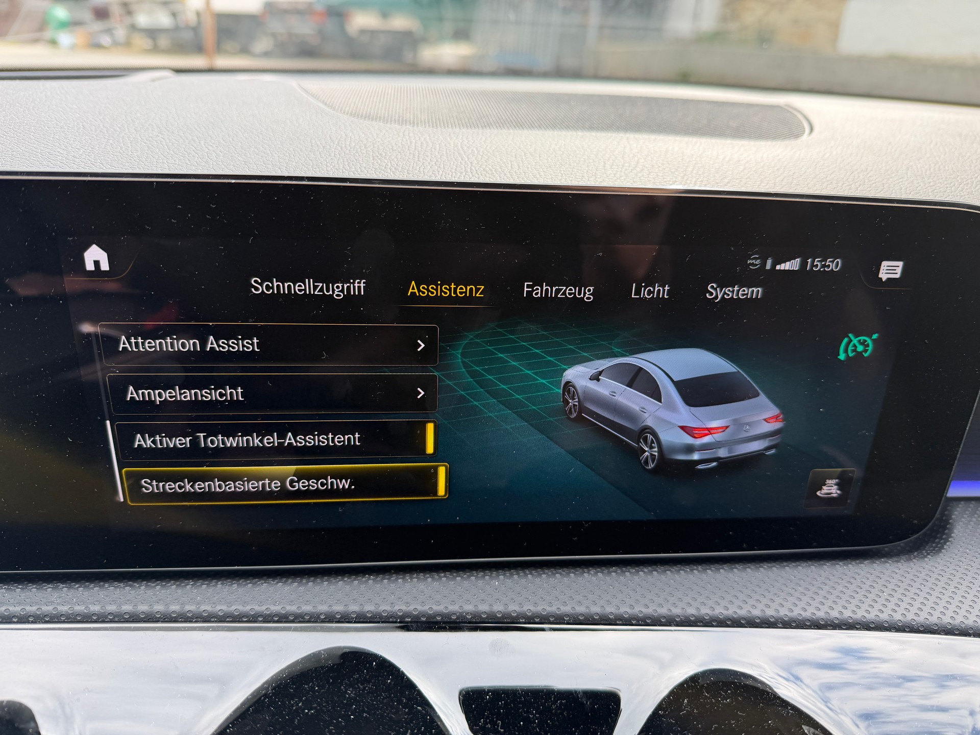 MERCEDES-BENZ CLA 220 d 4Matic AMG Line 8G-DCT-image-15