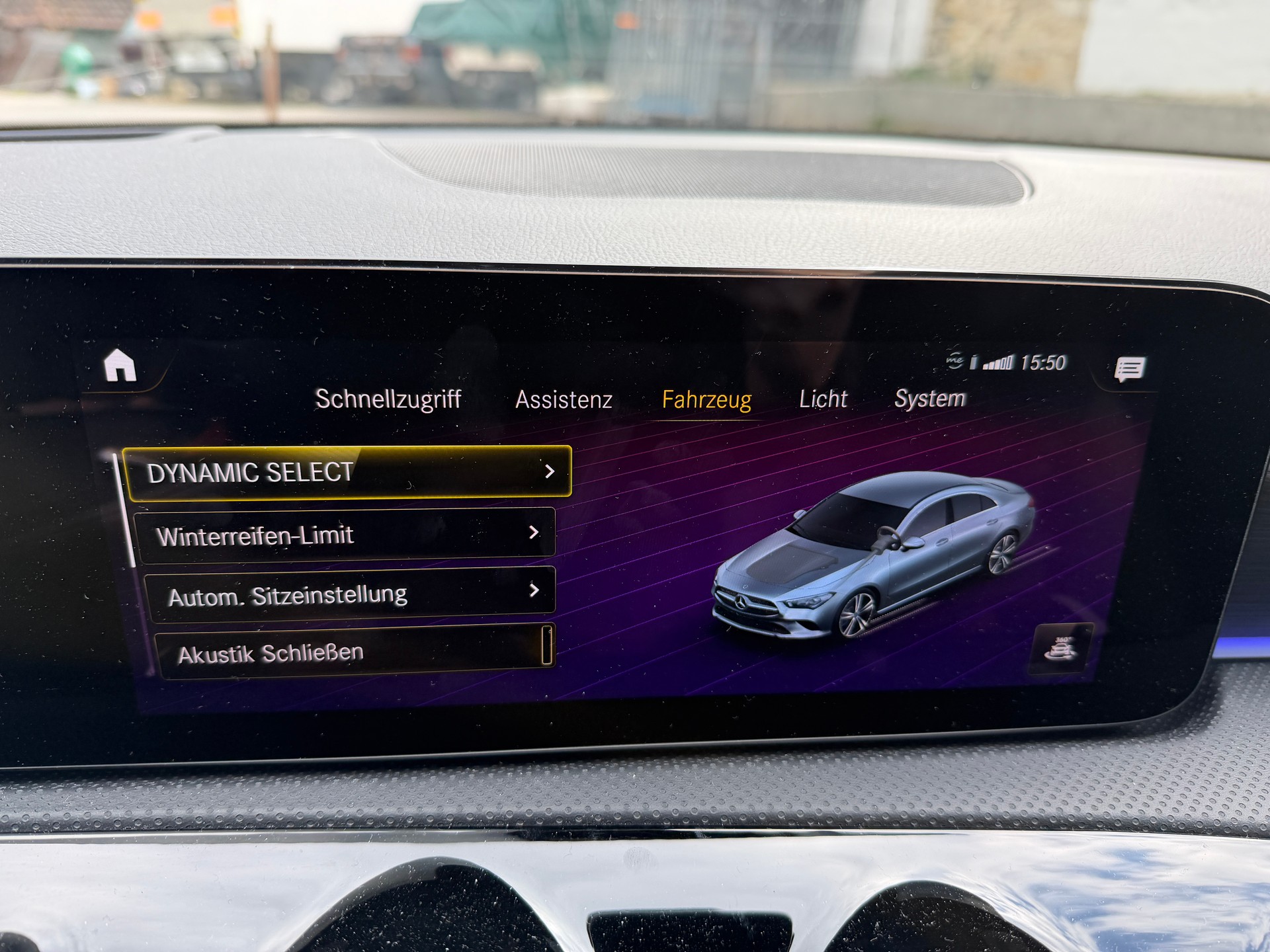 MERCEDES-BENZ CLA 220 d 4Matic AMG Line 8G-DCT-image-16