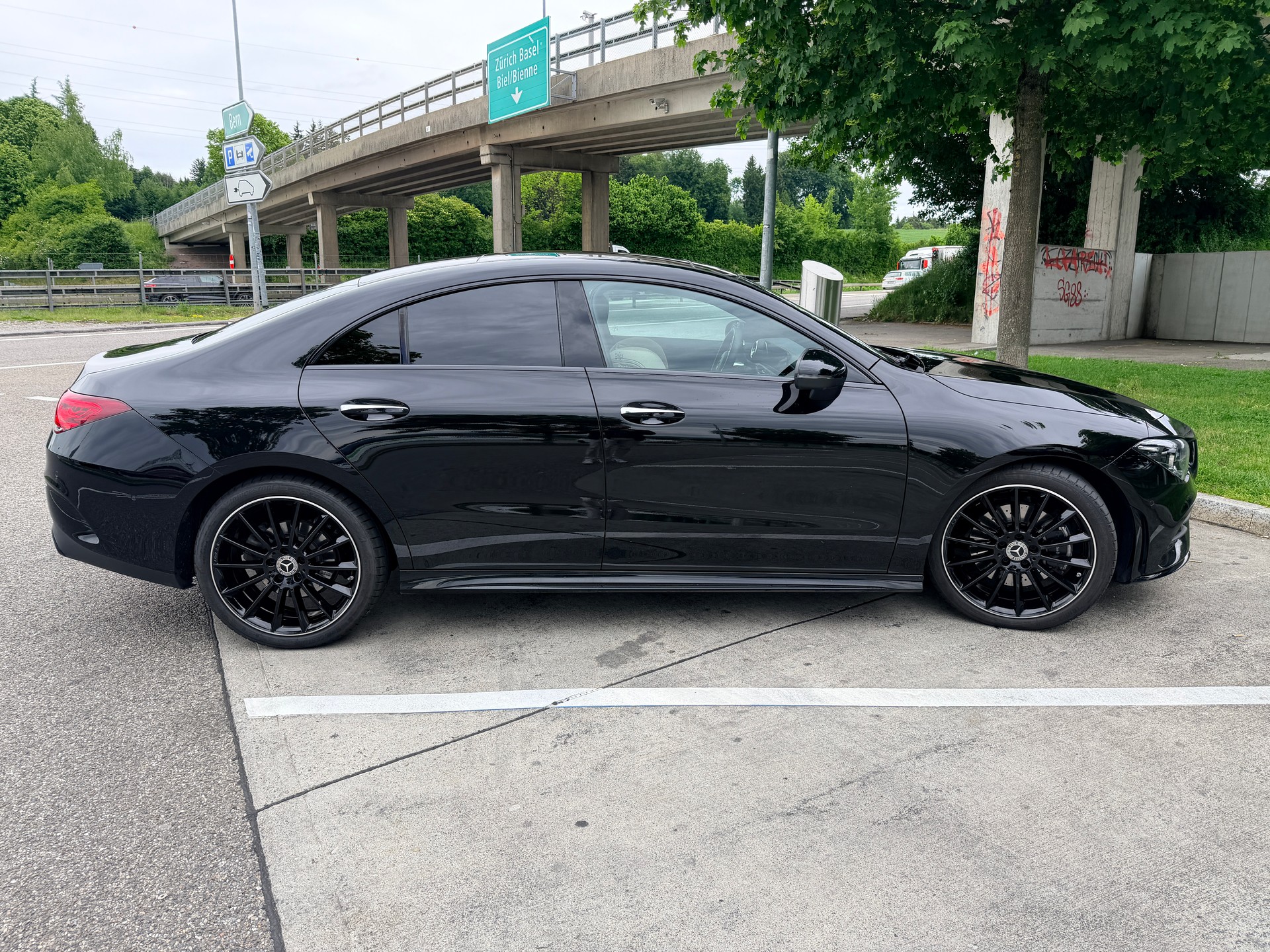 MERCEDES-BENZ CLA 220 d 4Matic AMG Line 8G-DCT-image-2