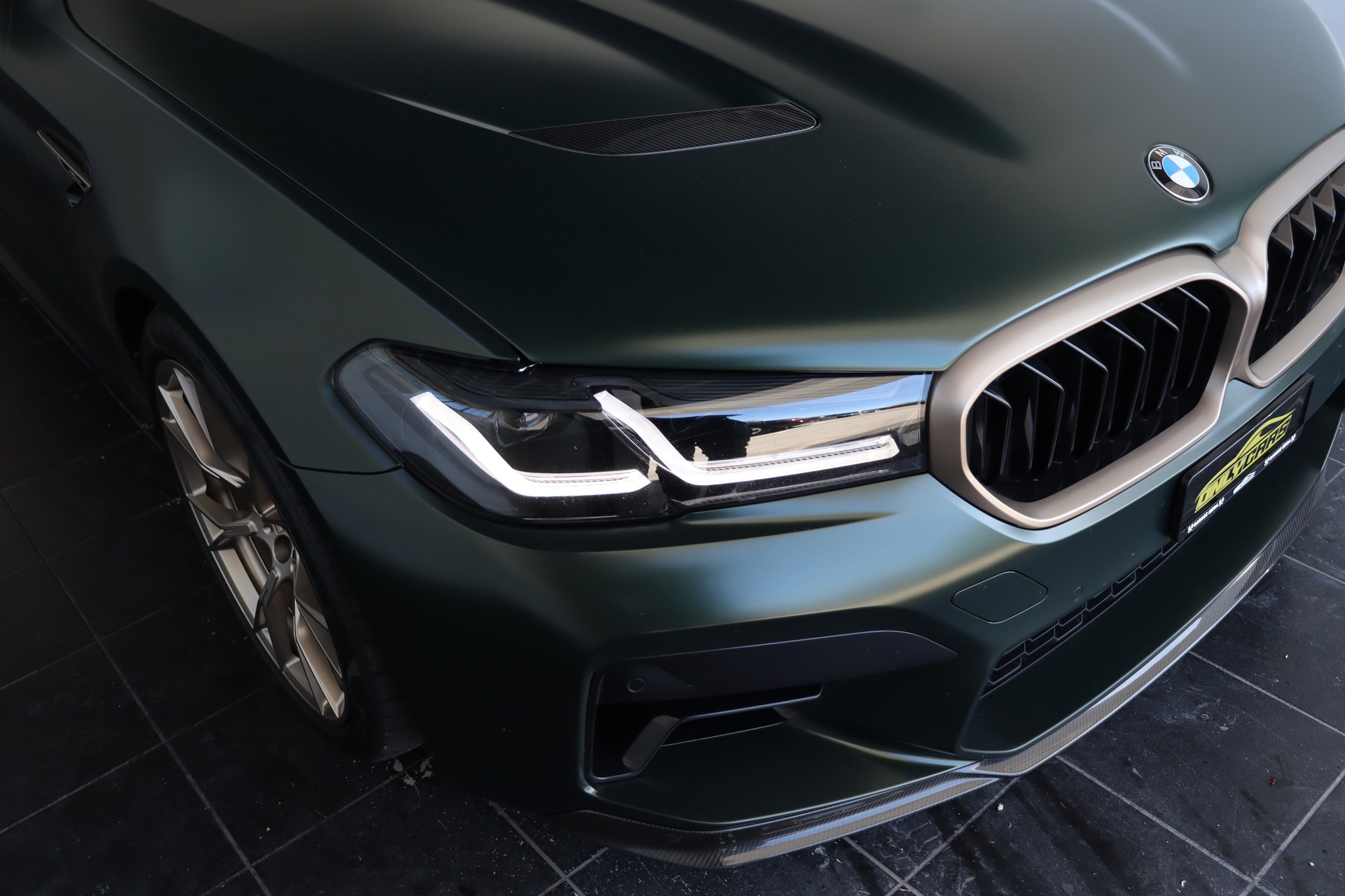 BMW M5 XDRIVE CS DRIVELOGIC-showroom-element-2
