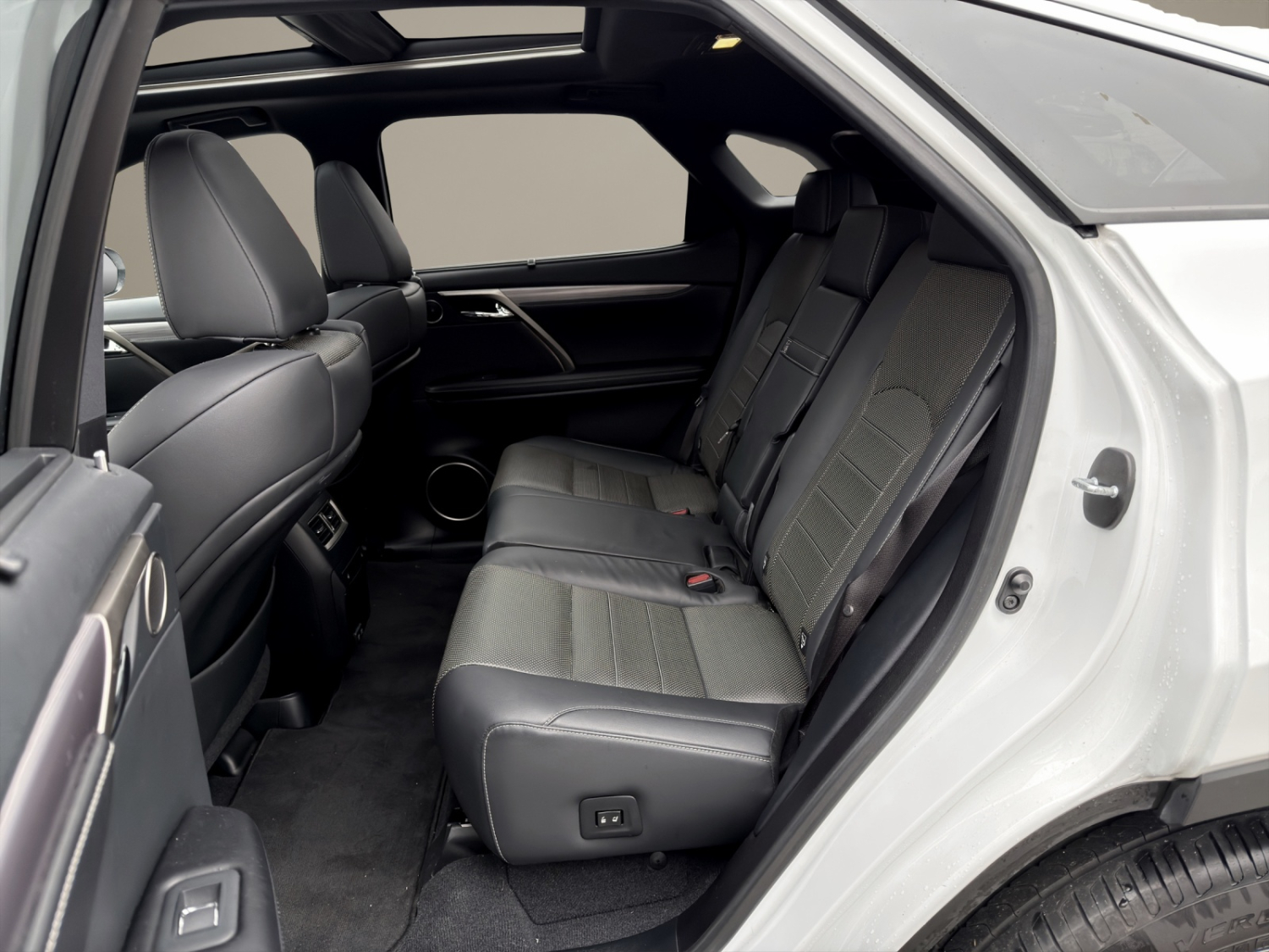 LEXUS RX 450h F-Sport-image-9