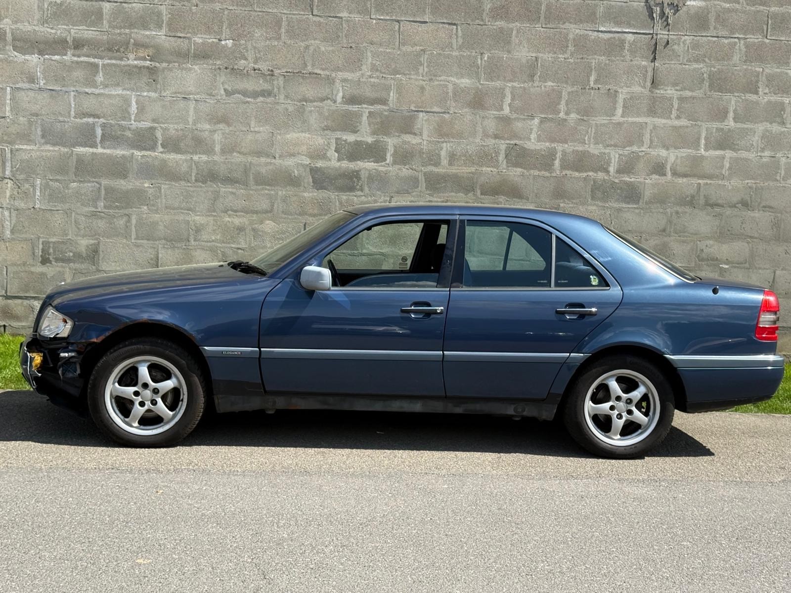 MERCEDES-BENZ C 220 Elégance-image-1