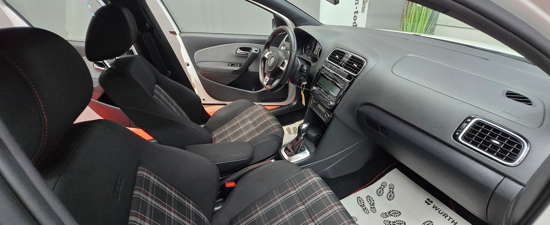 VW Polo 1.4 TSI GTI DSG-image-12