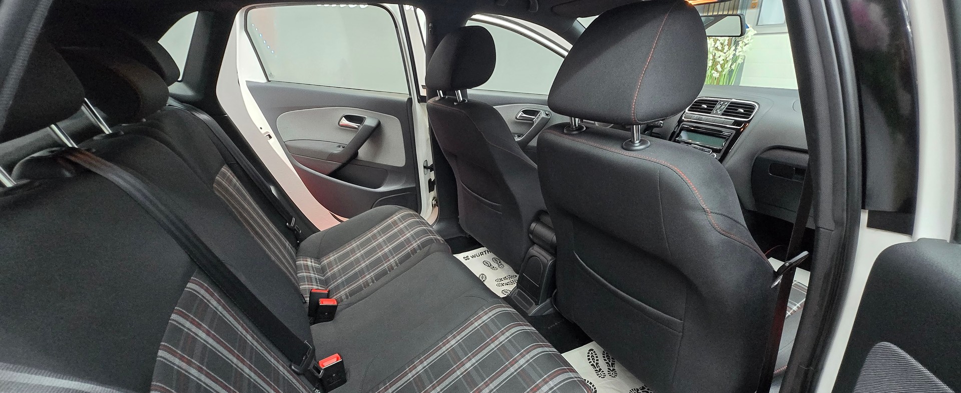 VW Polo 1.4 TSI GTI DSG-image-14