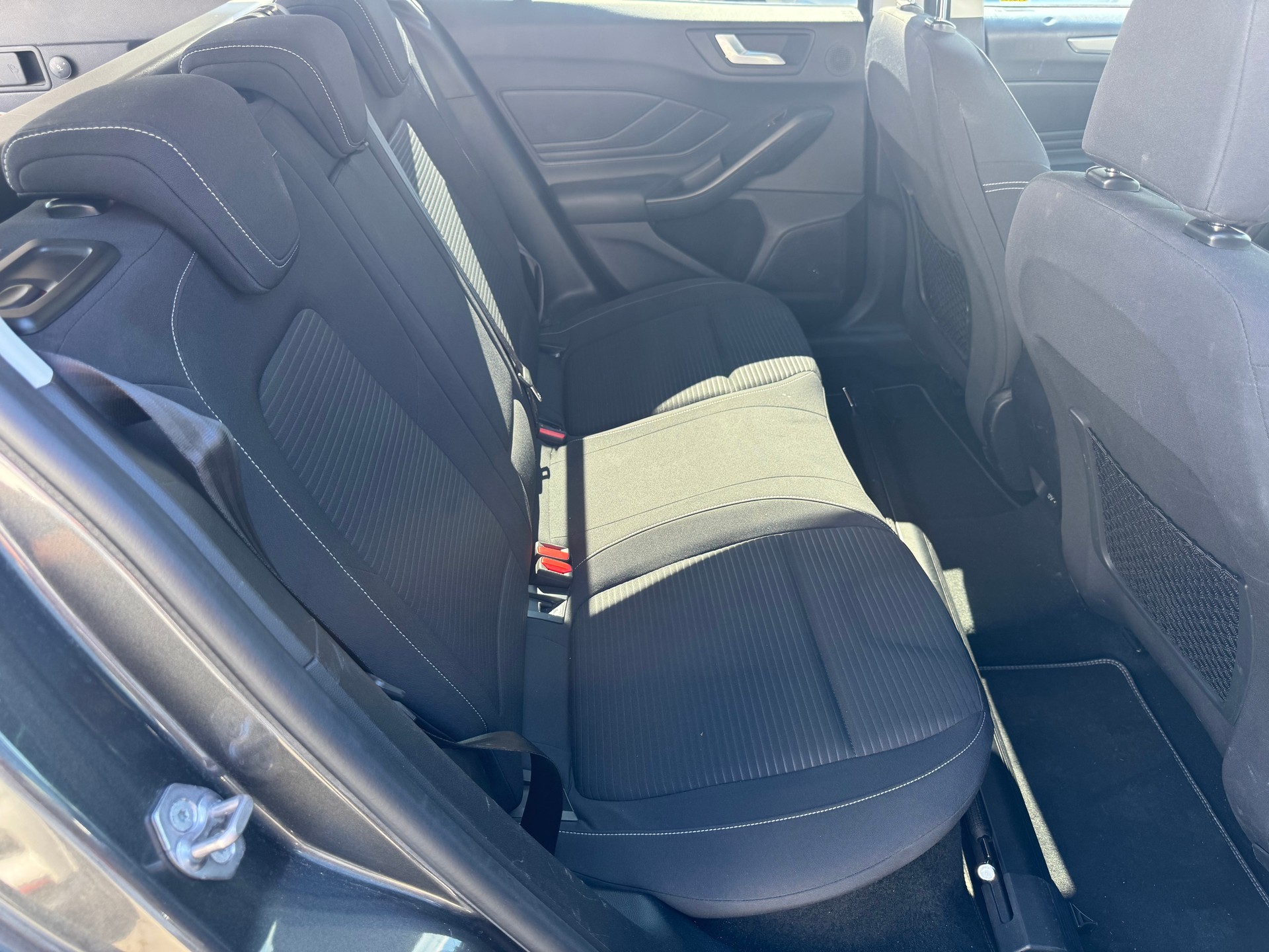 FORD Focus 1.5 TDCi Titanium Automatic-image-13