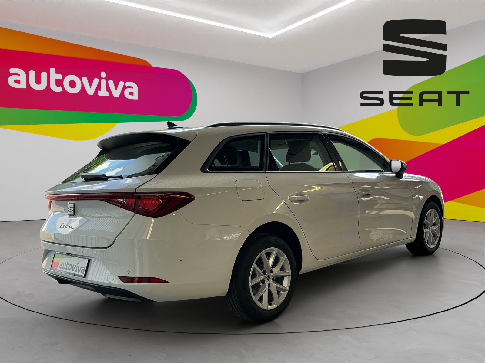 SEAT Leon ST 1.5 eTSI mHEV DSG Style-showroom-element-2