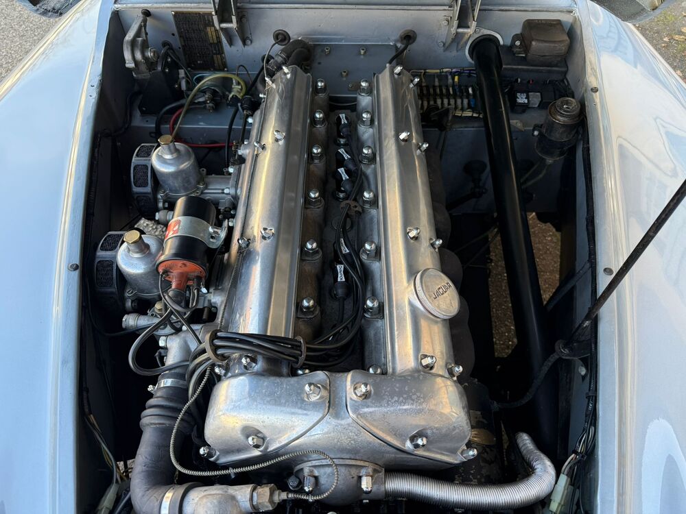 JAGUAR XK120 OTS SE-image-12