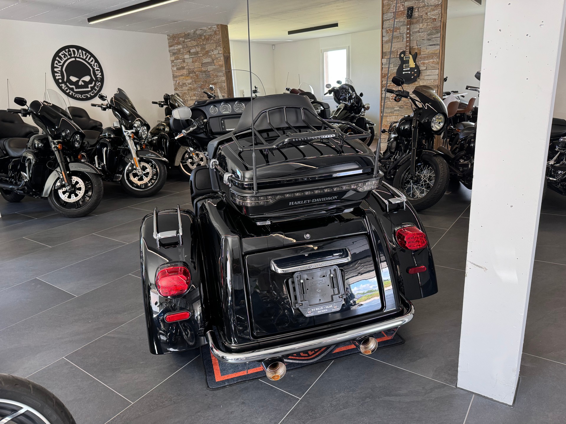 HARLEY-DAVIDSON FLHTCUTG Tri Glide Ultra-image-8